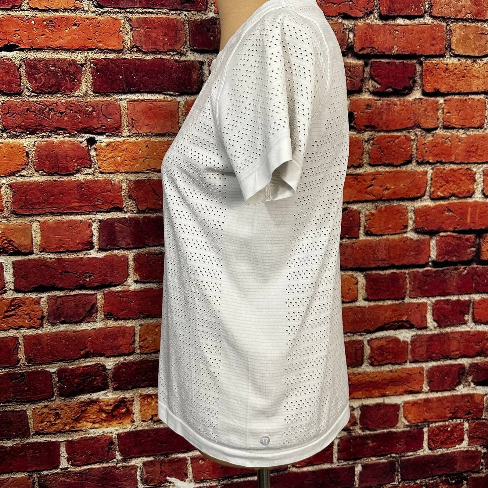 Lululemon Lululemon tee size 10 Size M / US 6-8 / IT 42-44 - 3 Thumbnail