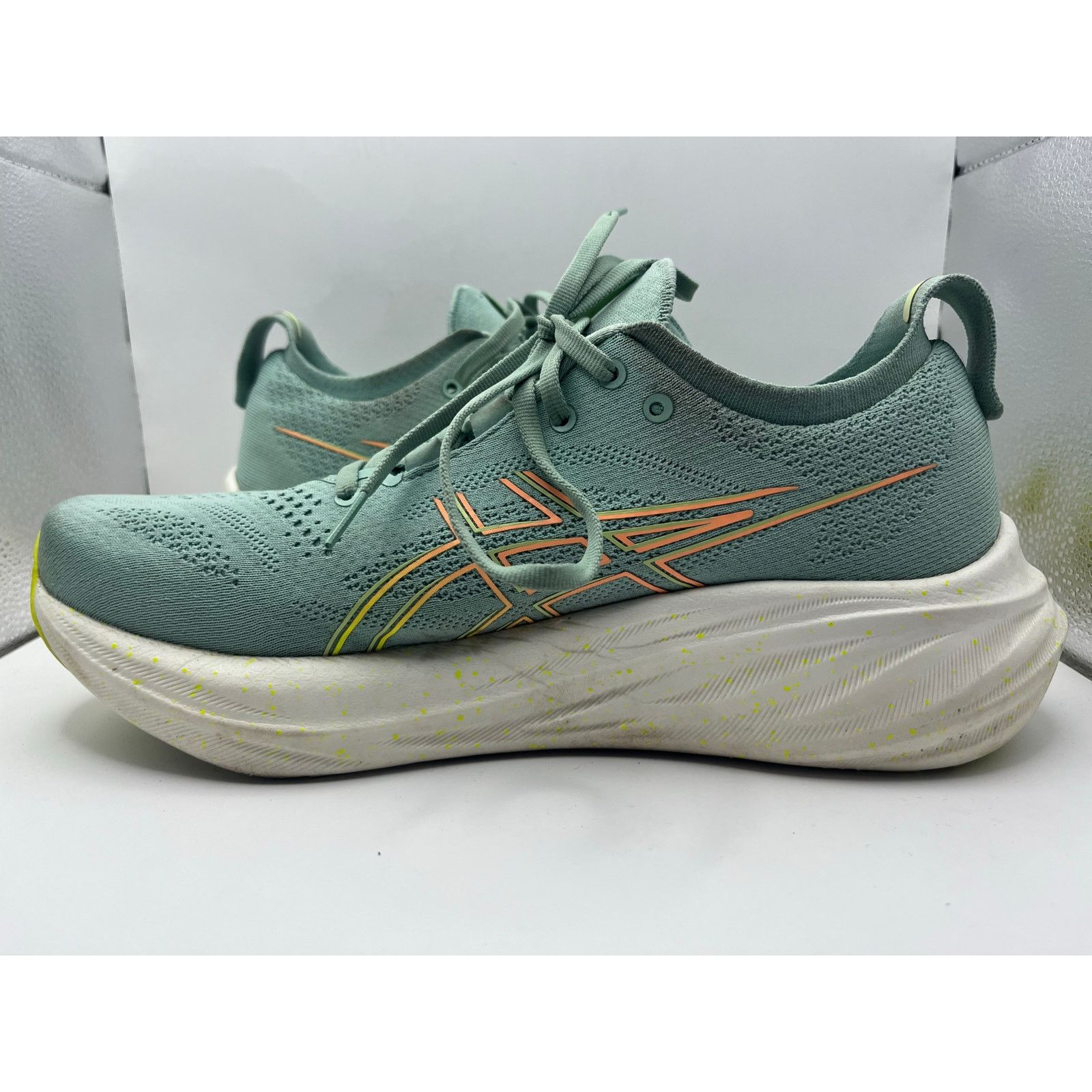 Asics Asics Gel Nimbus 26 Light Celadon Safety Yellow Running 9.5" Size US 9.5 / IT 39.5 - 3 Thumbnail