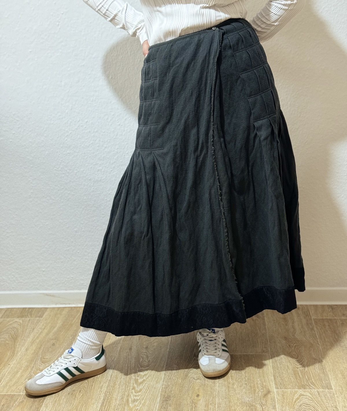 Designer × Dries Van Noten × Japanese Brand ARCHIVE DRIES VAN NOTEN WOOL METAL FIBRE GRAY LONG SKIRT Size 30" / US 8 / IT 44 - 3 Thumbnail