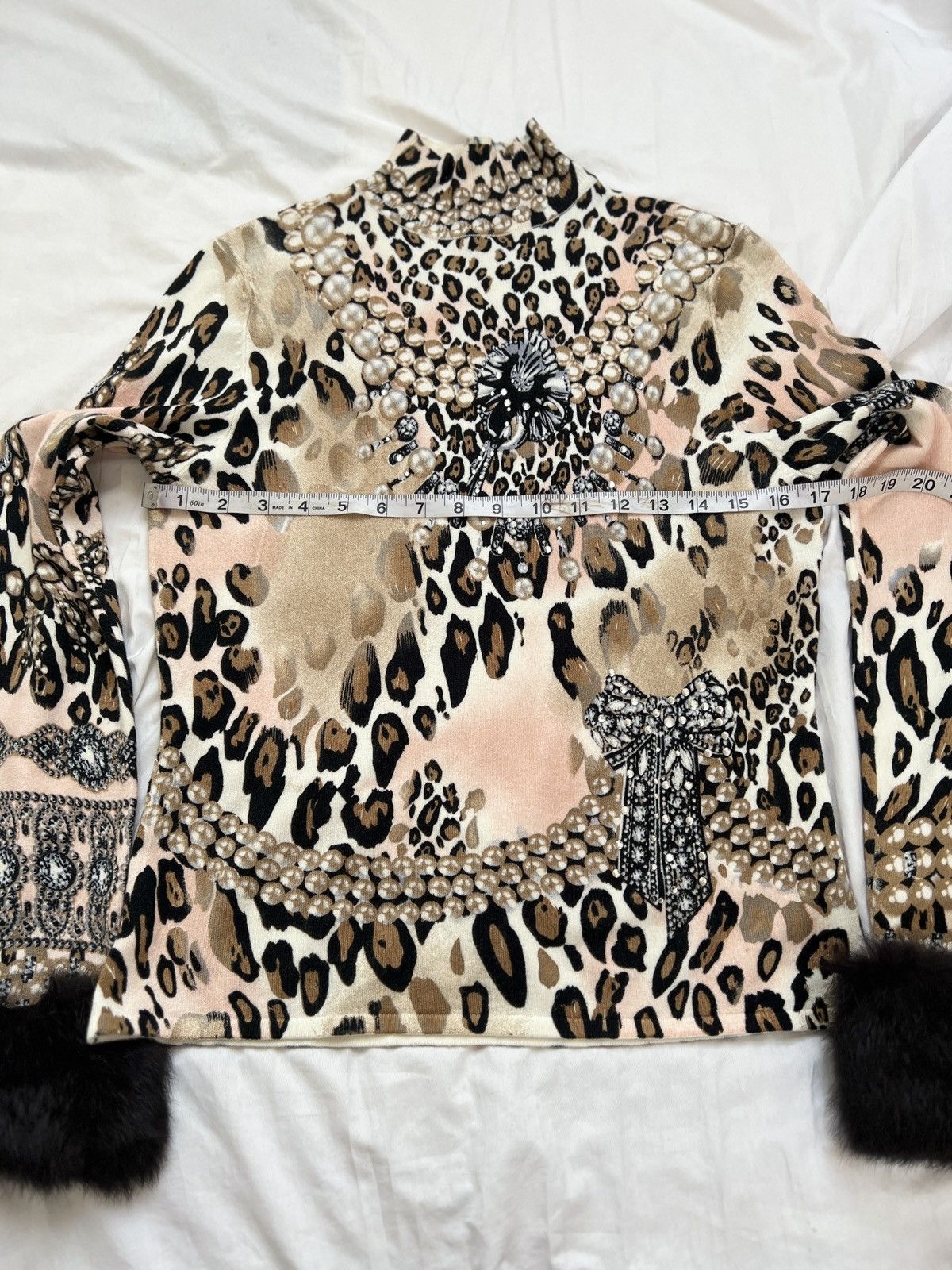 Boston Proper Boston Proper Leopard Print Faux-Fur Cuff Turtleneck blouse Size L / US 10 / IT 46 - 6 Thumbnail