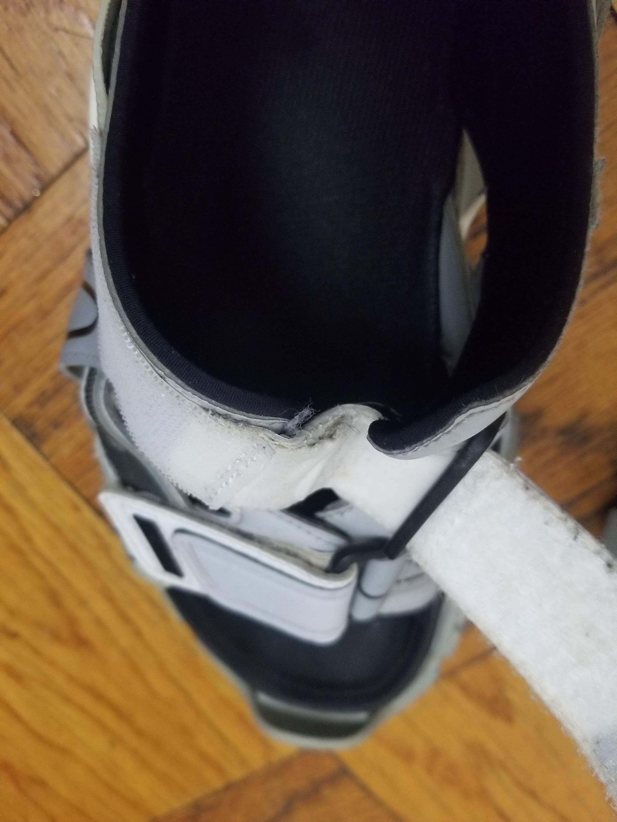 Balenciaga Balenciaga Grey Rubber Track Sandals Size 42 Size US 9 / EU 42 - 9 Thumbnail