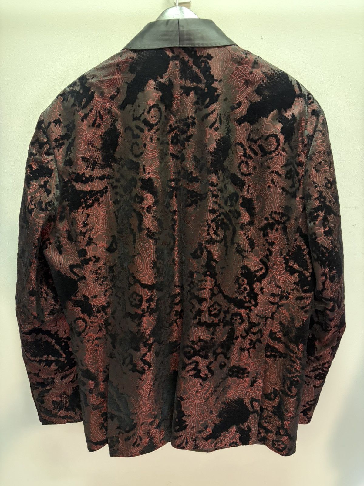 Robert Graham New Robert Graham Paisley Black/Red Dinner Jacket (48R) Size 48R - 7 Thumbnail
