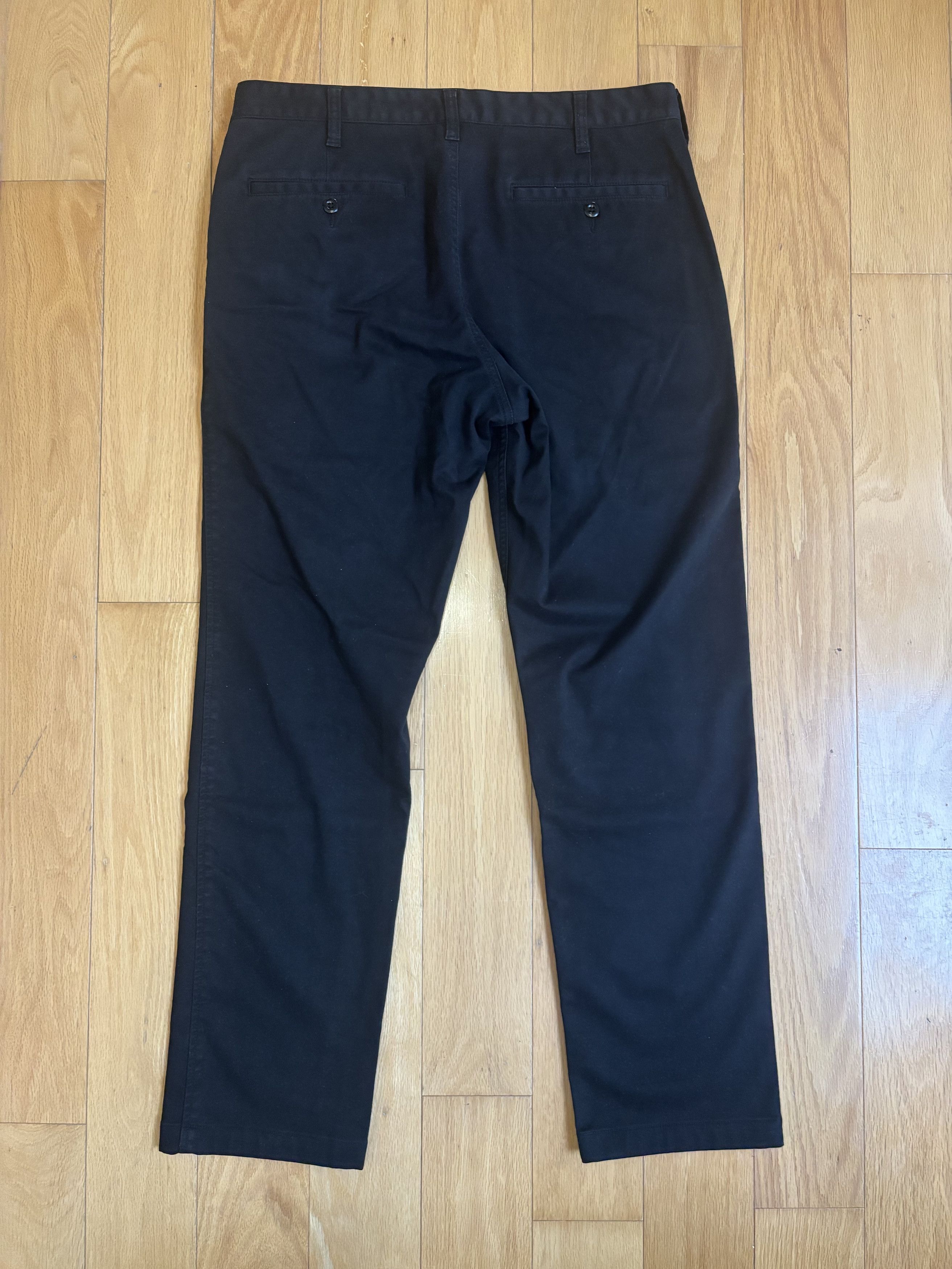 Uniqlo Uniqlo Straight Fit Khakis 32/34 Size US 32 / EU 48 - 2 Thumbnail