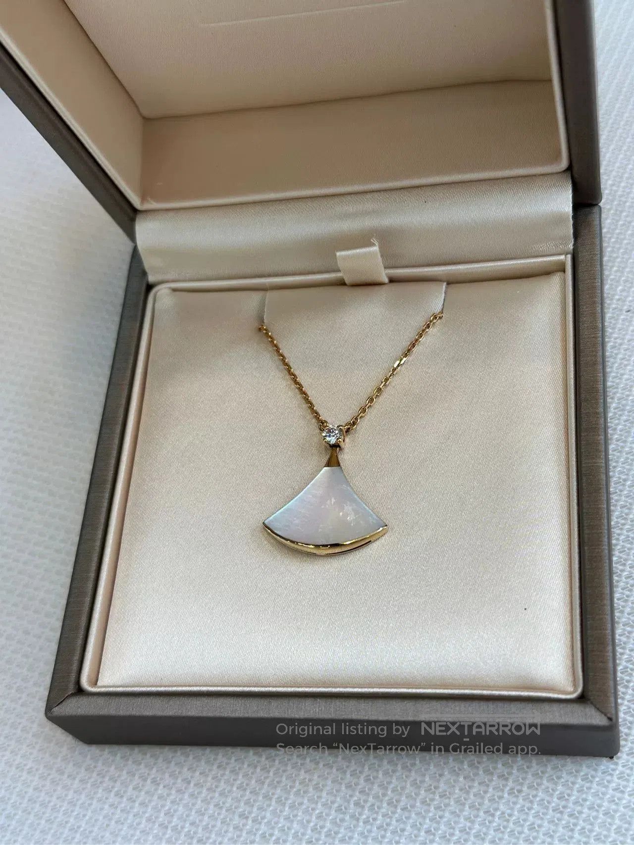Bvlgari Bulgari Diva Large White MOP Fan Necklace 18K Rose Gold. Size ONE SIZE - 3 Thumbnail