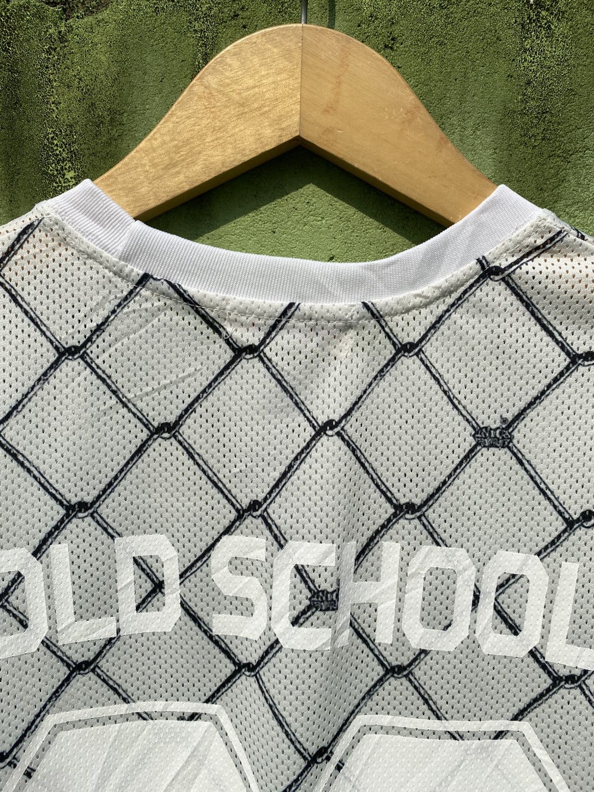 Japanese Brand LUP by LIPUNDERPOINT Old School 90 Tshirt Jersey Fence Print Size US L / EU 52-54 / 3 - 11 Thumbnail