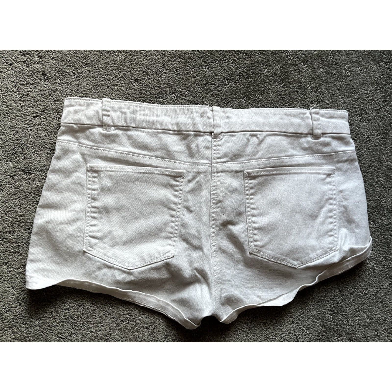 H&M H&M Shorts Denim Women Size 6 W28 White Hot Pants Size 28" / US 6 / IT 42 - 2 Thumbnail