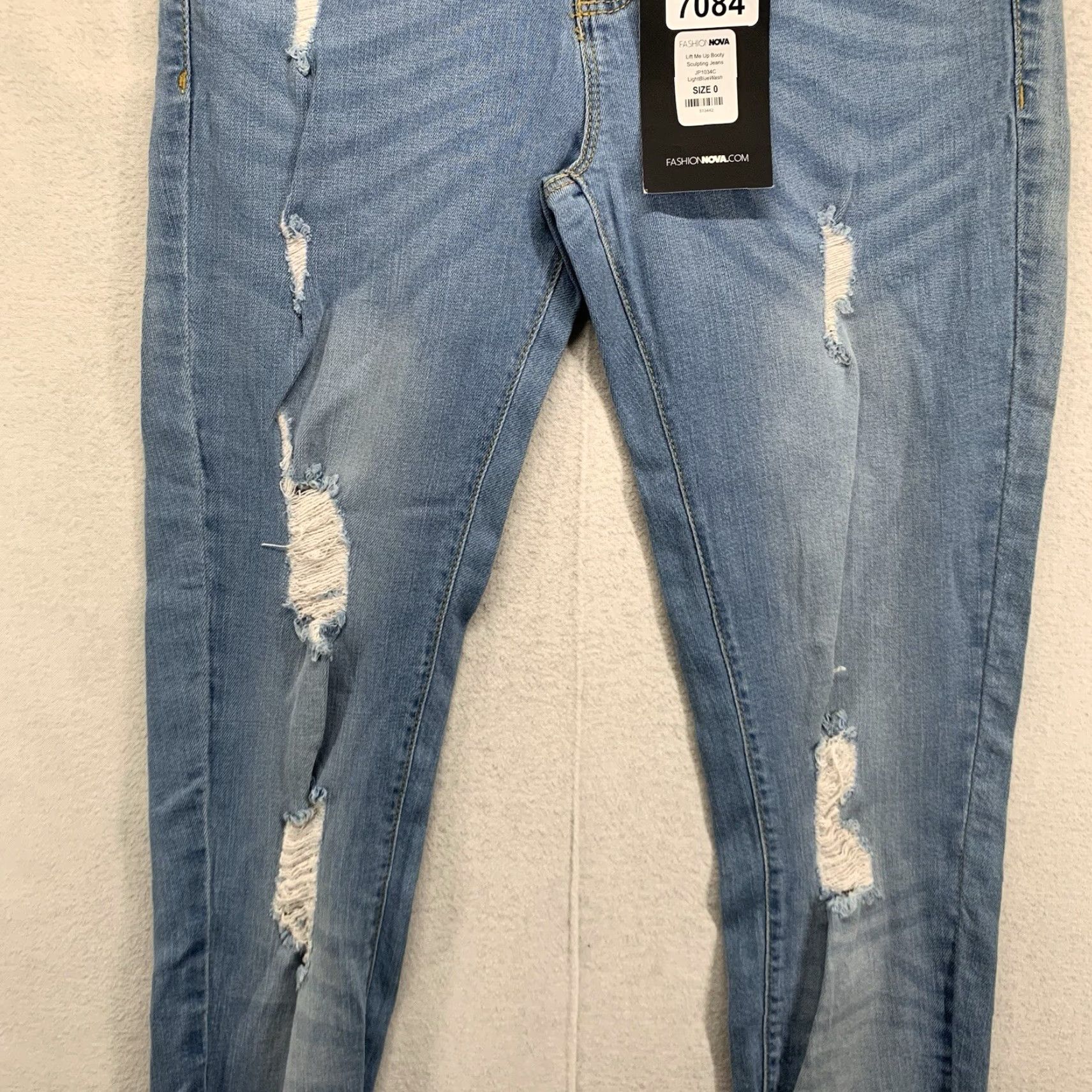 Fashion Nova VINTAGE Fashion Nova Women's Skinny Jeans Size 0 Mid Rise Light Blue Distressed Stretch Classic 90s Hip Hop Size 25" / US 0 / IT 36 - 5 Thumbnail