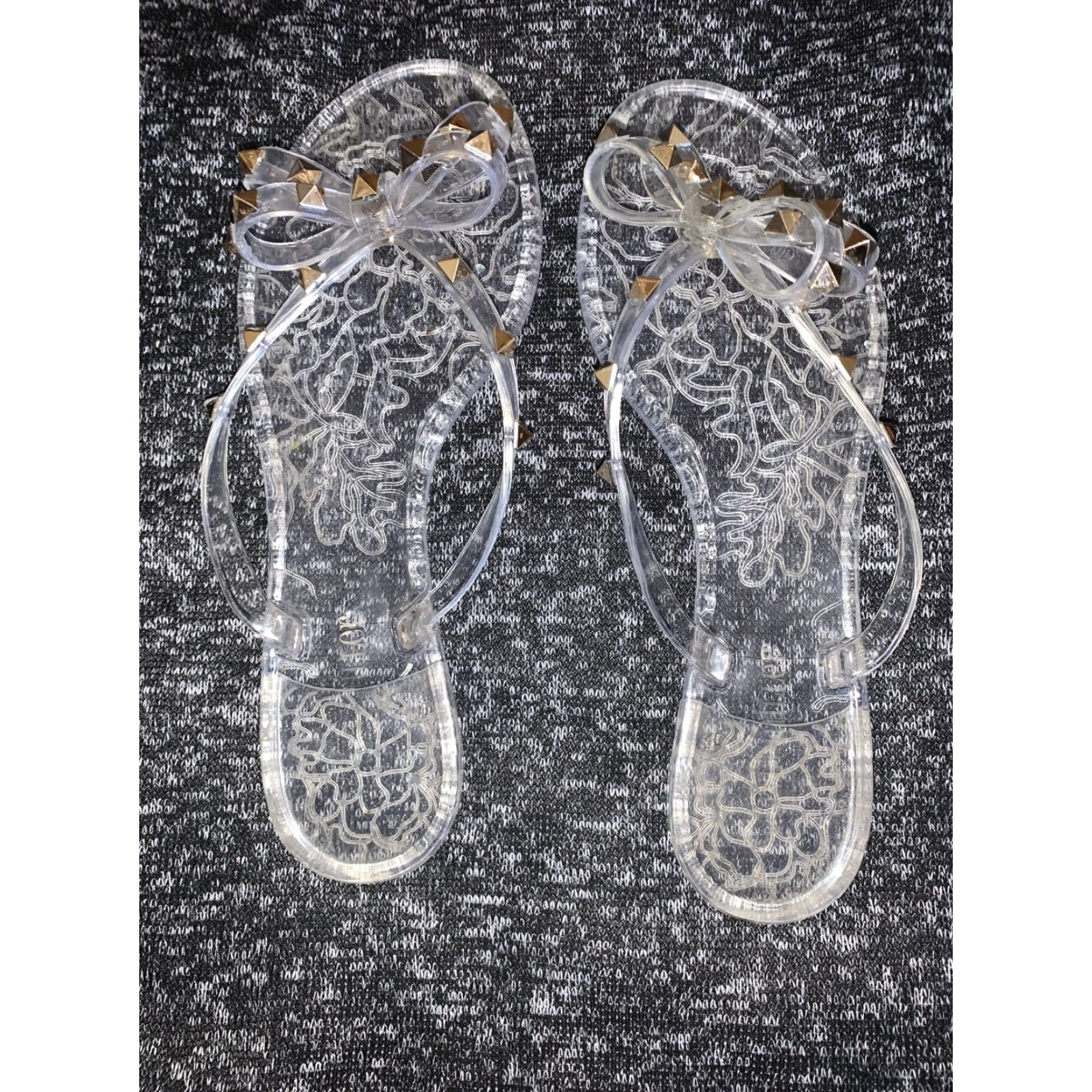 Vintage Olivia Miller Clear 40 Sandals Bow thong Studded Flat Slip-on Womens Adult 9 US Shoes Flat 9 Size US 9 / IT 39 - 2 Thumbnail