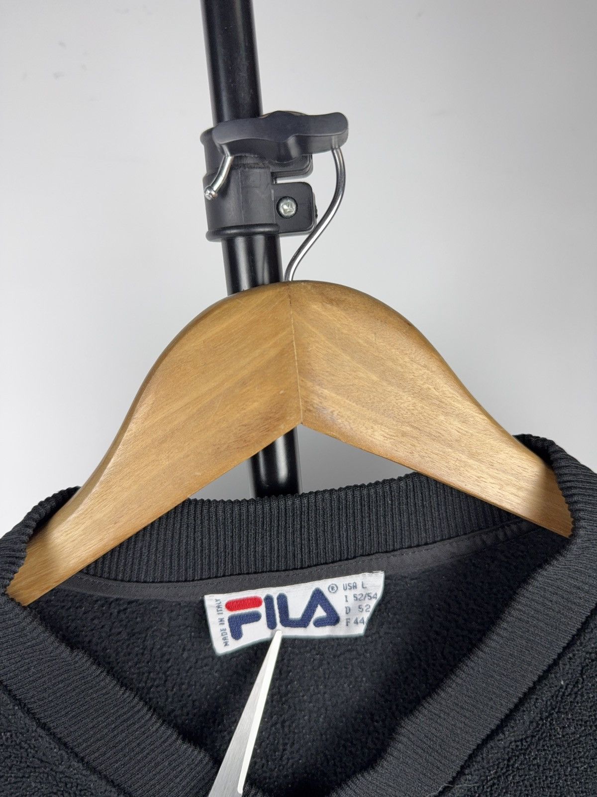 Fila 00s Vintage FILA V Neck Fleece Sweatshirt Logo Y2K Size L Size US L / EU 52-54 / 3 - 5 Thumbnail