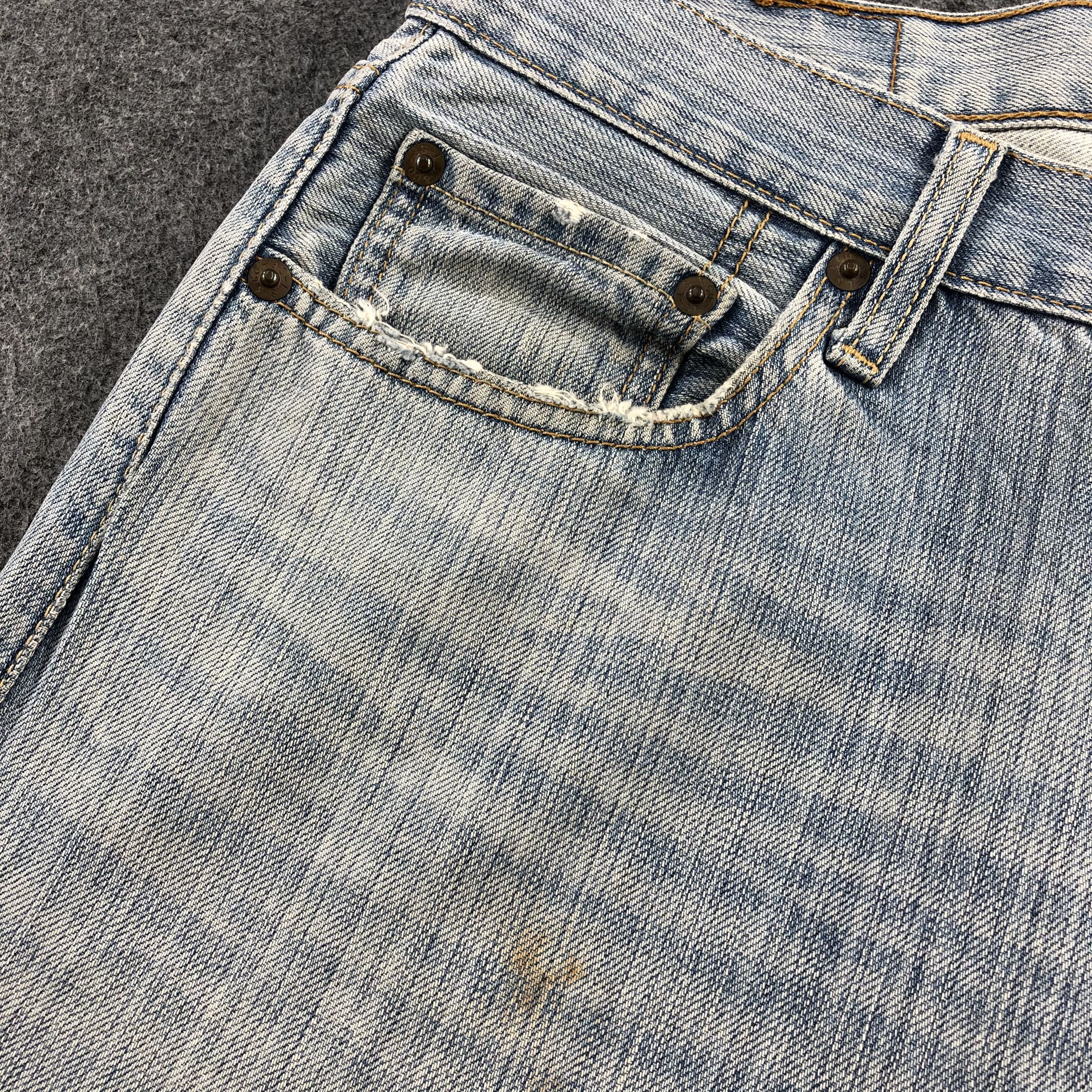 Levi's Vintage 90s Light Wash Levis 501 Jeans-J1908 Size US 31 - 9 Thumbnail