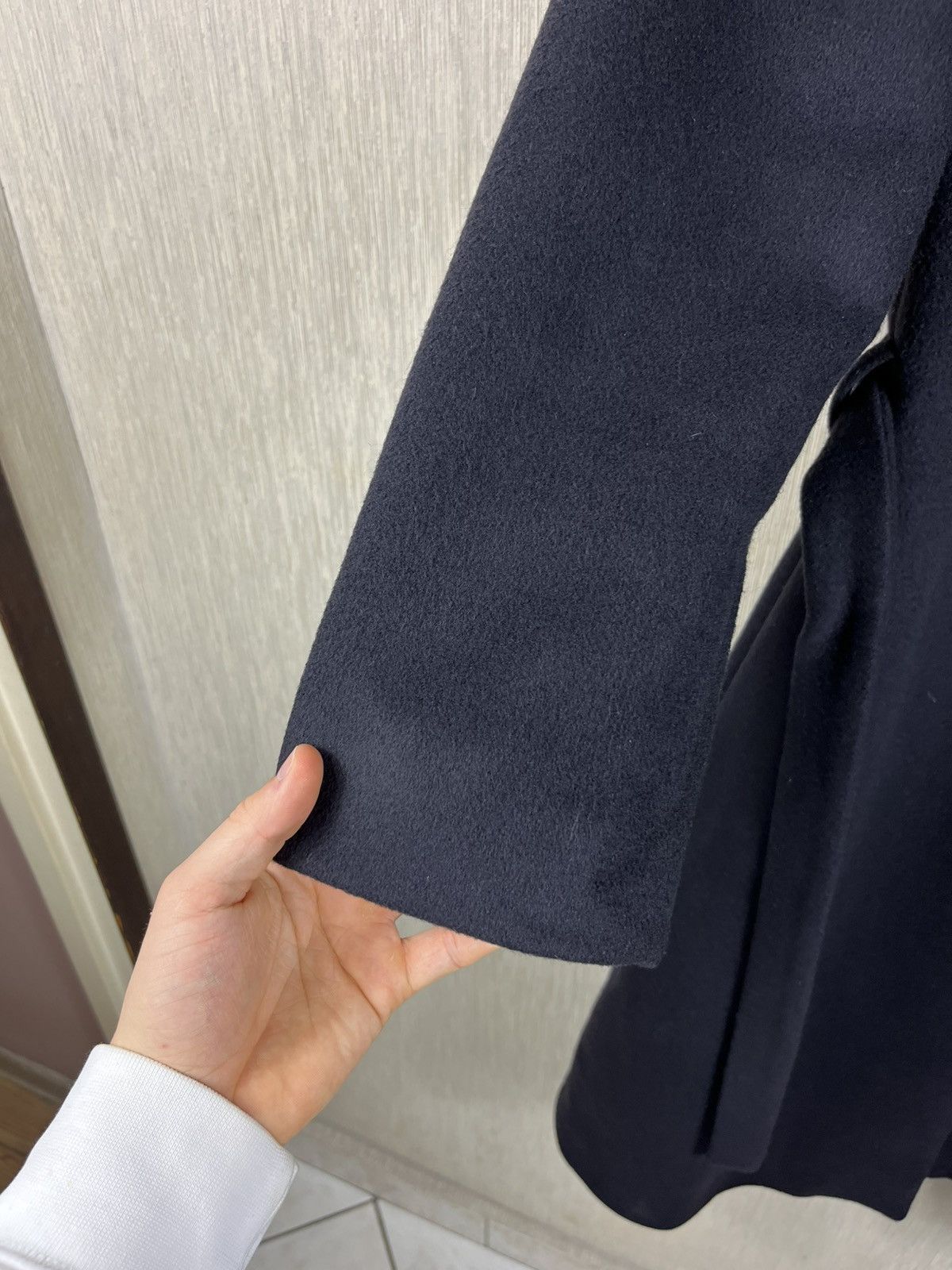 Emporio Armani Emporio Armani wool long navy luxury coat jacket Italian Size L / US 10 / IT 46 - 18 Thumbnail