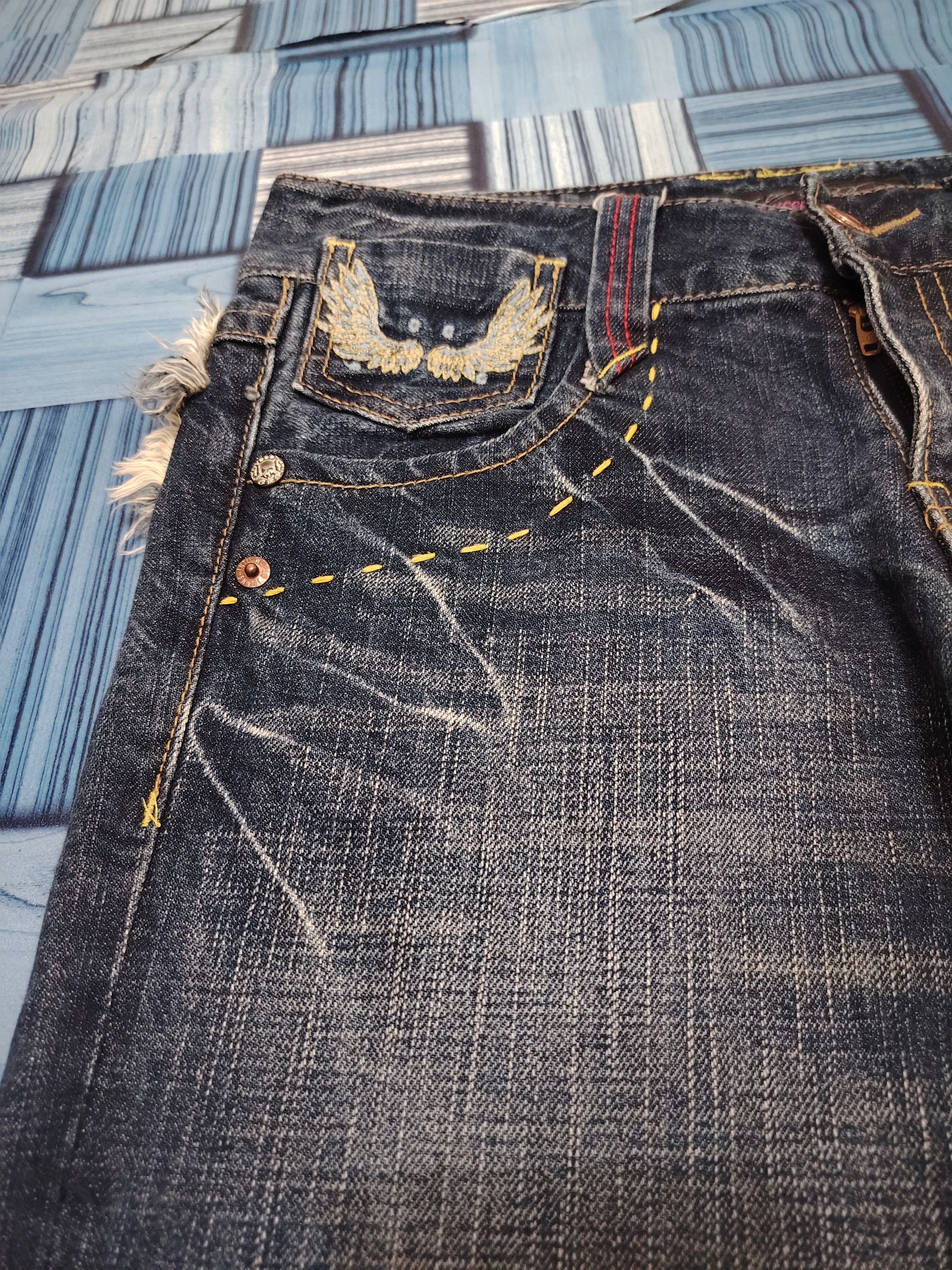 Le Grande Bleu (L.G.B.) Japanese Oririn wings embroidery back whiskers flare jeans Size US 28 / EU 44 - 5 Thumbnail