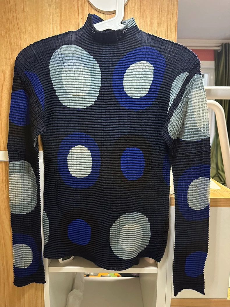 issey miyake Tofu pleated blue top 2506-Nextarrow
