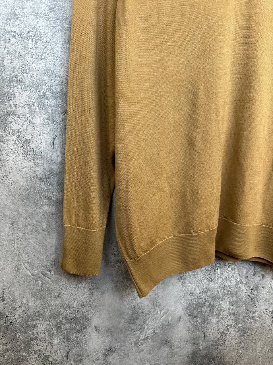 John Smedley John Smedley Camel Brown V-Neck Wool Sweater Made in England Size M / US 6-8 / IT 42-44 - 6 Thumbnail