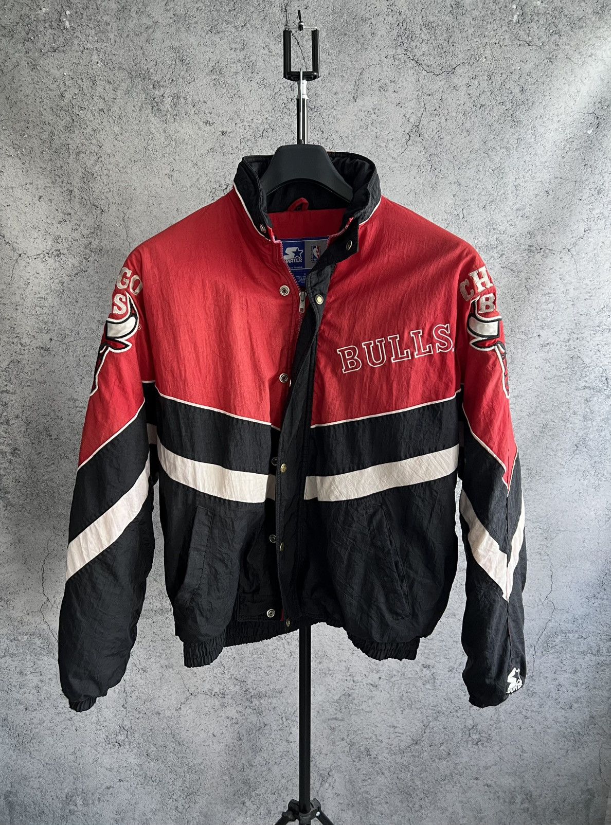 Starter Vintage Starter NBA Chicago Bulls Jacket 1990s Nylon Size US S / EU 44-46 / 1 - 1 Thumbnail