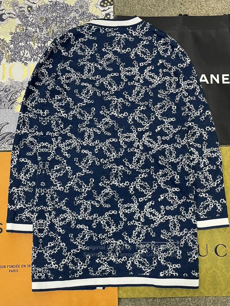 Other Chanel Blue and white colour block printed logo cardigan c Size XS / US 0-2 / IT 36-38 - 3 Thumbnail