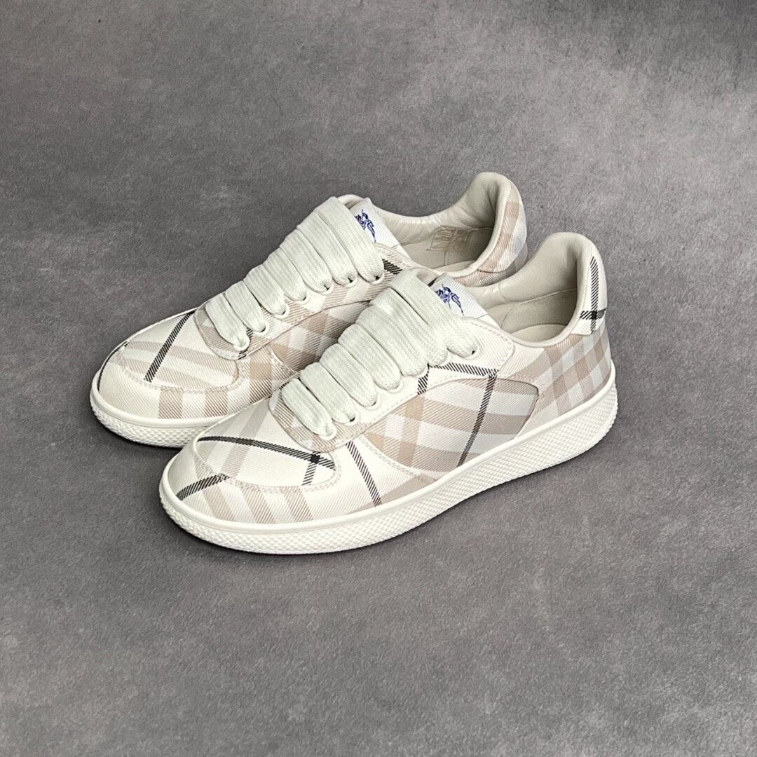 Burberry Burberry Casual Plaid Multi Lowtop Sneakers us_5 Women Size US 5 / IT 35 - 1 Thumbnail