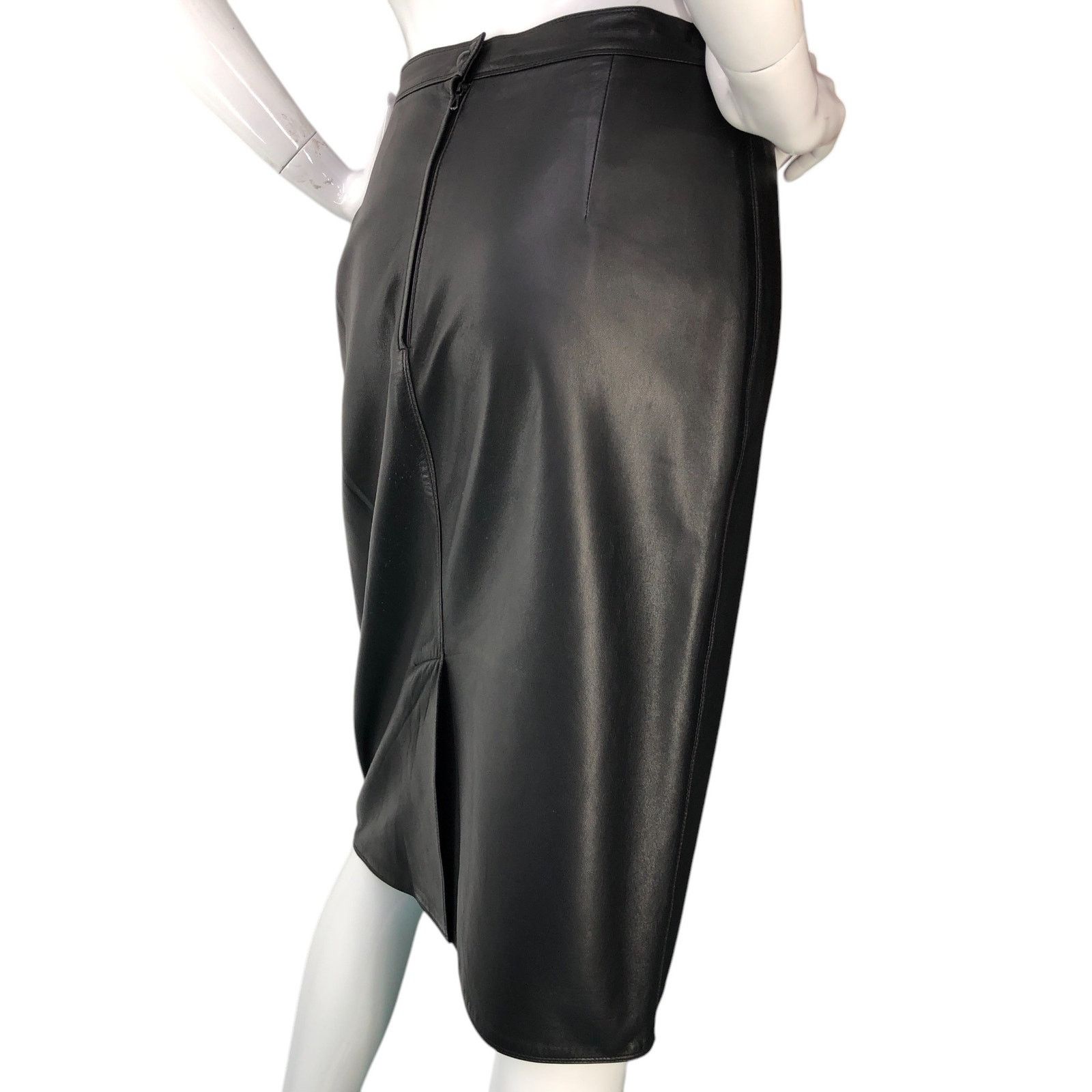 Fendi Fendissime Fendi Size 44 Skirt Leather Midi Pencil Vintage Size 28" / US 6 / IT 42 - 7 Thumbnail