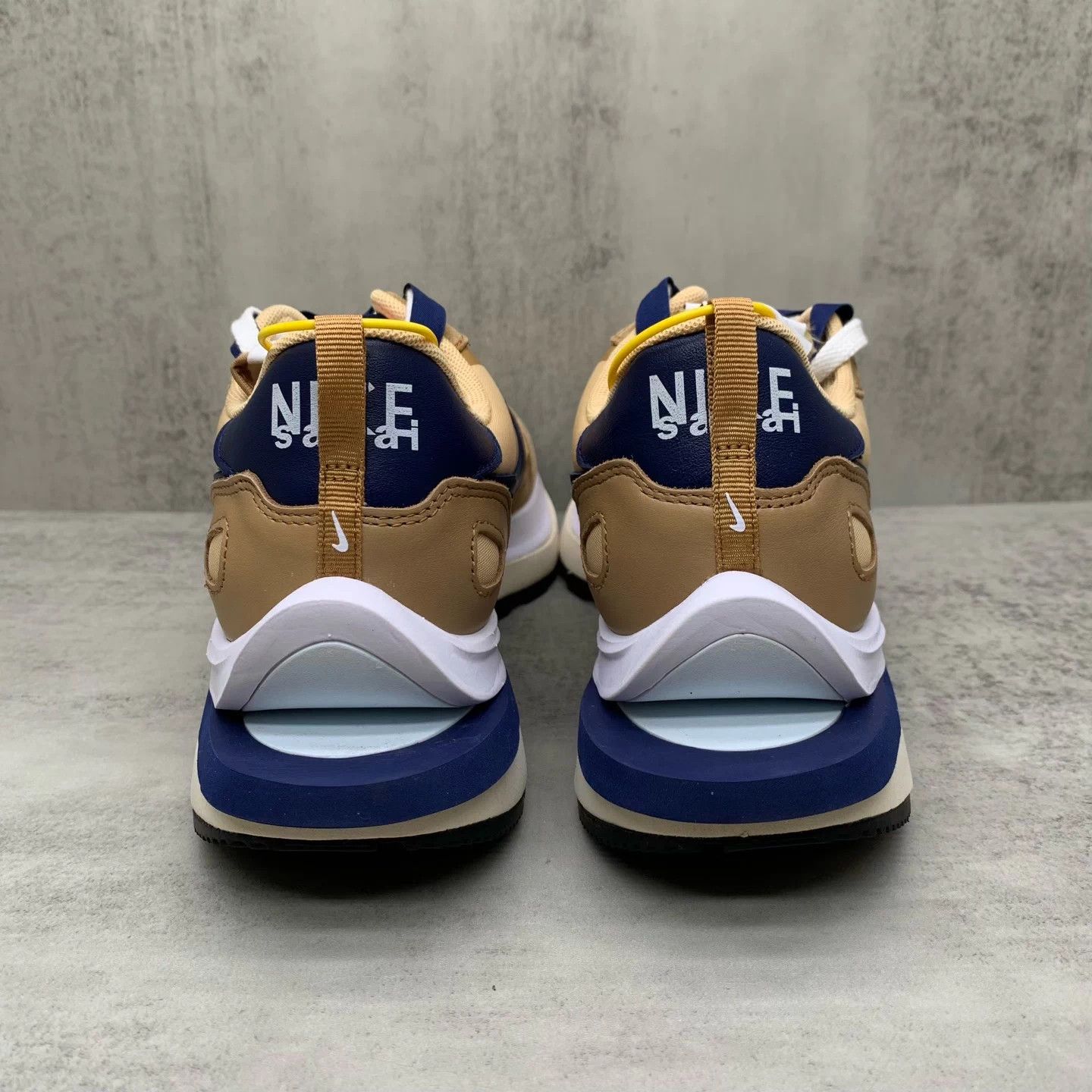 Nike Sacai x Nike VaporWaffle Sesame Khaki EUR 44 Size US 11 / EU 44 - 5 Thumbnail