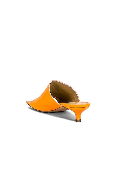 Bottega Veneta o1bcso1str0924 Stretch Mule in Orange Size US 10.5 / IT 40.5 - 3 Thumbnail