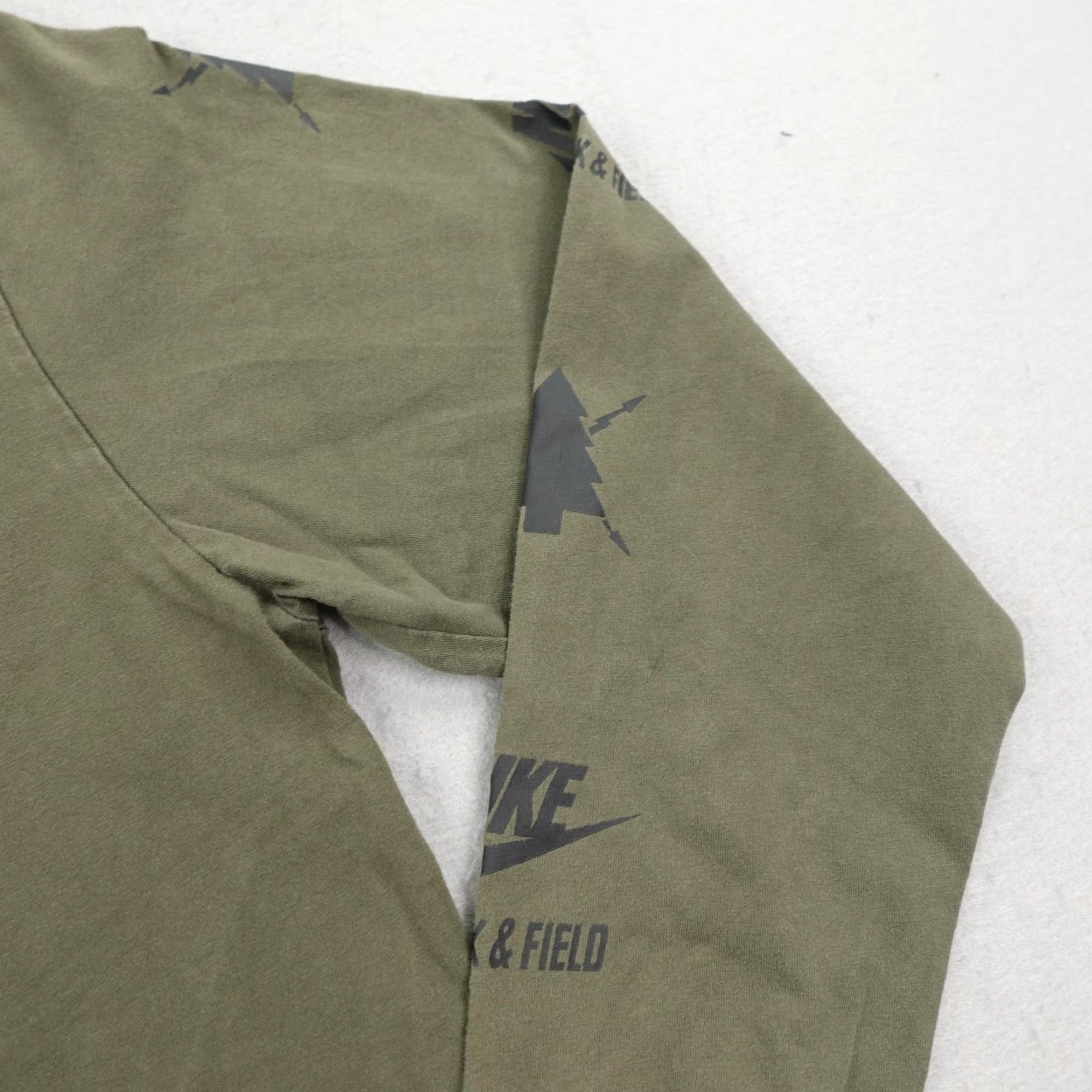 Nike Nike Shirt Mens XL Green Camo Hybrid Track & Field Long Sleeve Pocket Athletic Size US XL / EU 56 / 4 - 4 Thumbnail