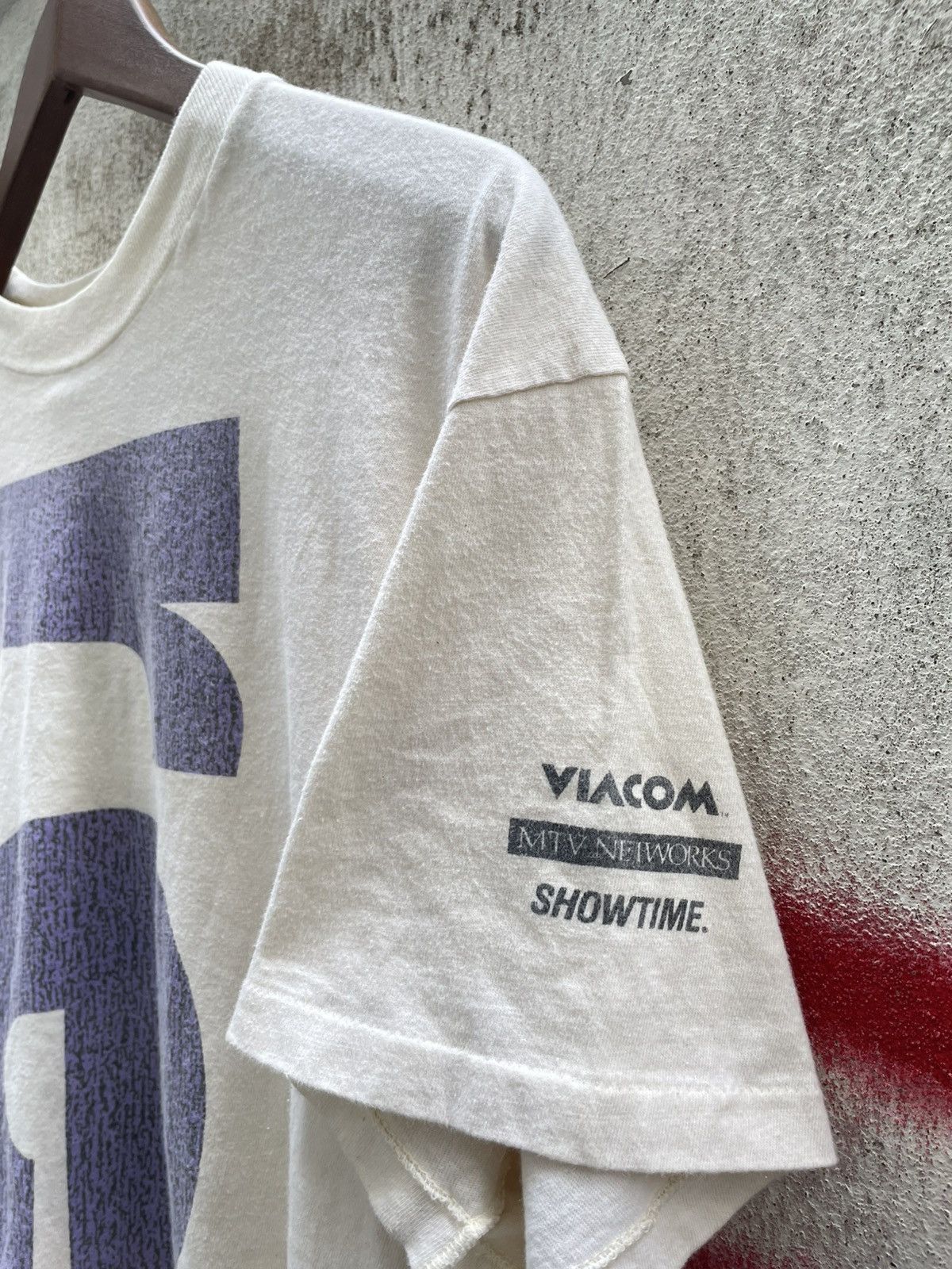 Hanes × Mtv × Vintage Vintage Viacom Recycle Promo Tee 90s MTV Showtime T-Shirt Size US L / EU 52-54 / 3 - 11 Thumbnail