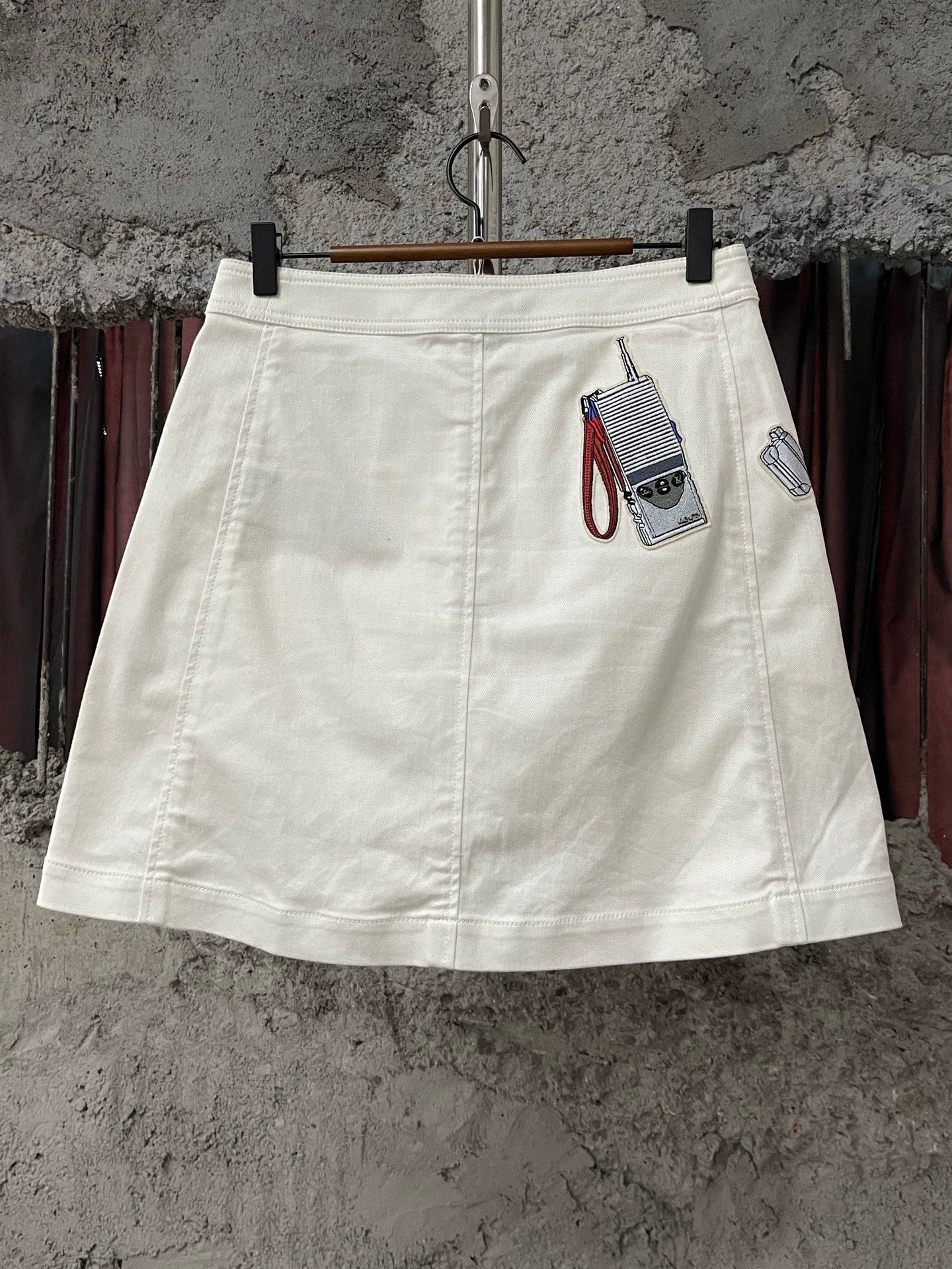 Louis Vuitton Louis Vuitton Denim Skirt 36 99 New Size 26" / US 2 / IT 38 - 2 Thumbnail