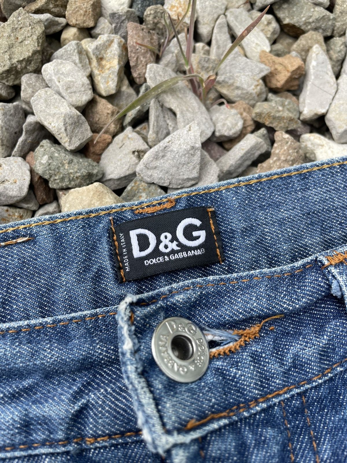 Dolce & Gabbana Vintage 00’s Dolce & Gabbana Flared Bootcut Distressed Jeans Size 27" / US 4 / IT 40 - 4 Thumbnail