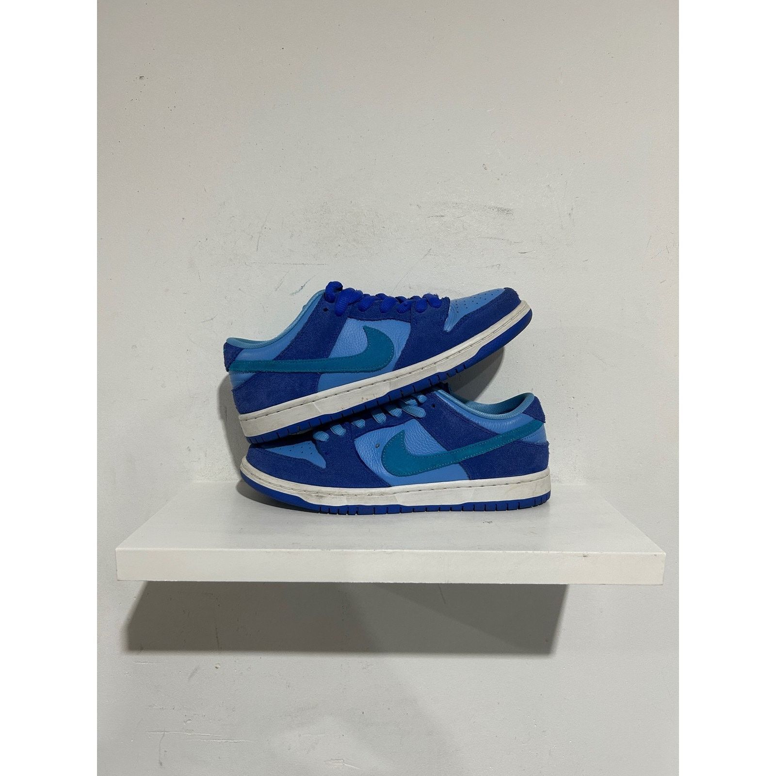 Nike NIKE SB DUNK LOW BLUE RASPBERRY SIZE 8.5 PREOWNED Size US 8.5 / EU 41-42 - 1 Thumbnail