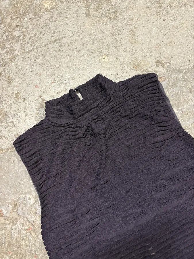 Emporio Armani 1990s Emporio Armani Navy Plissed Top Size S / US 4 / IT 40 - 5 Thumbnail