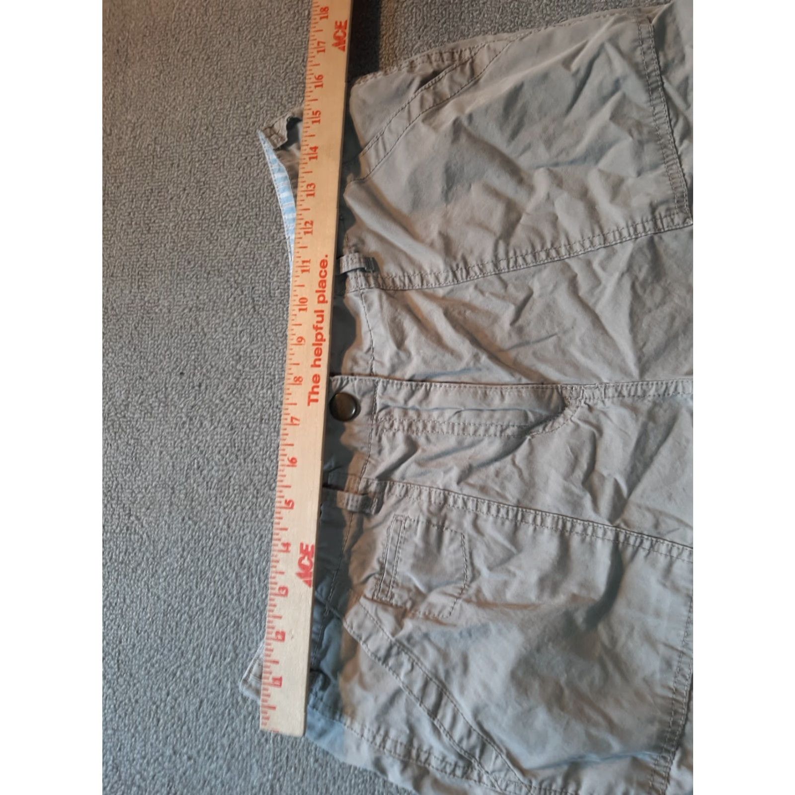 Van Heusen Van Heusen Shorts Women Size 8 Beige Bermuda 4 pocket Cotton Spandex Casual Golf Walking Mid Rise Flat Front Regular Rise Mens? Women? Size 30" / US 8 / IT 44 - 2 Thumbnail