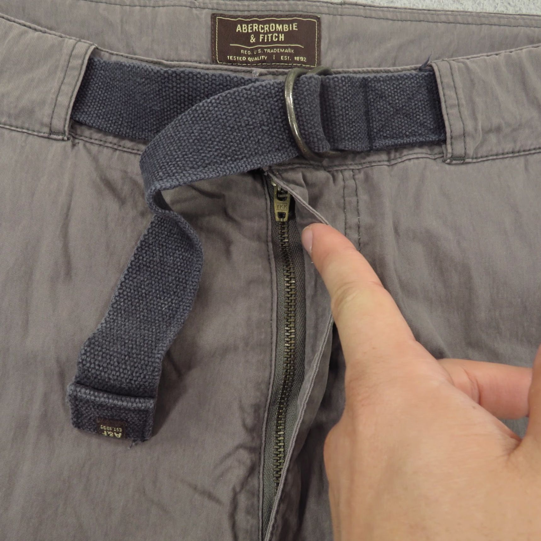Abercrombie & Fitch VTG Abercrombie & Fitch Shorts Mens 38 Grey Brown Y2K Baggy Skater Preppy Belted Cargo Pocket Size US 38 / EU 54 - 6 Thumbnail