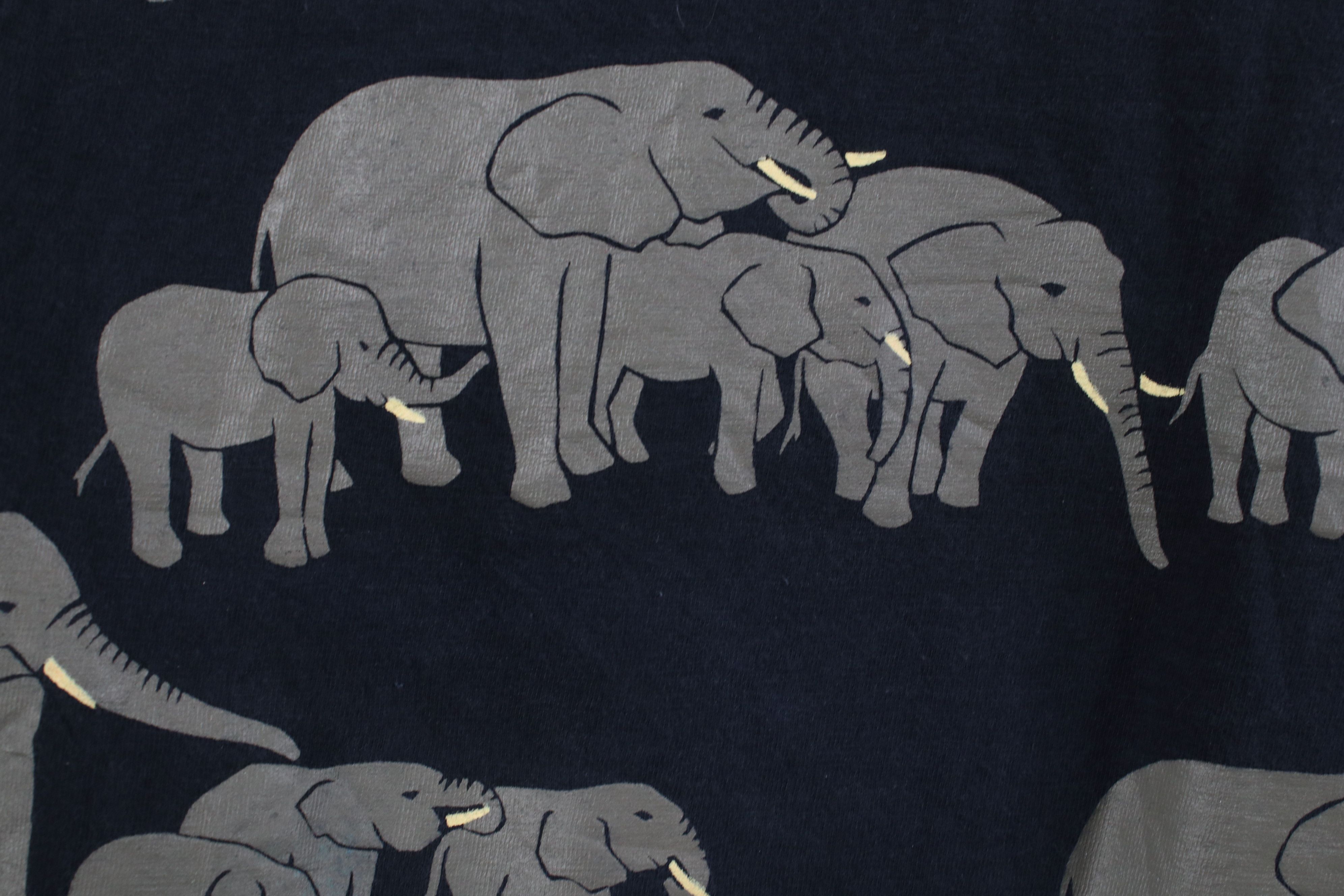 Vintage Vintage 90s Streetwear Safari Elephant All Over T-Shirt Size L / US 10 / IT 46 - 5 Thumbnail