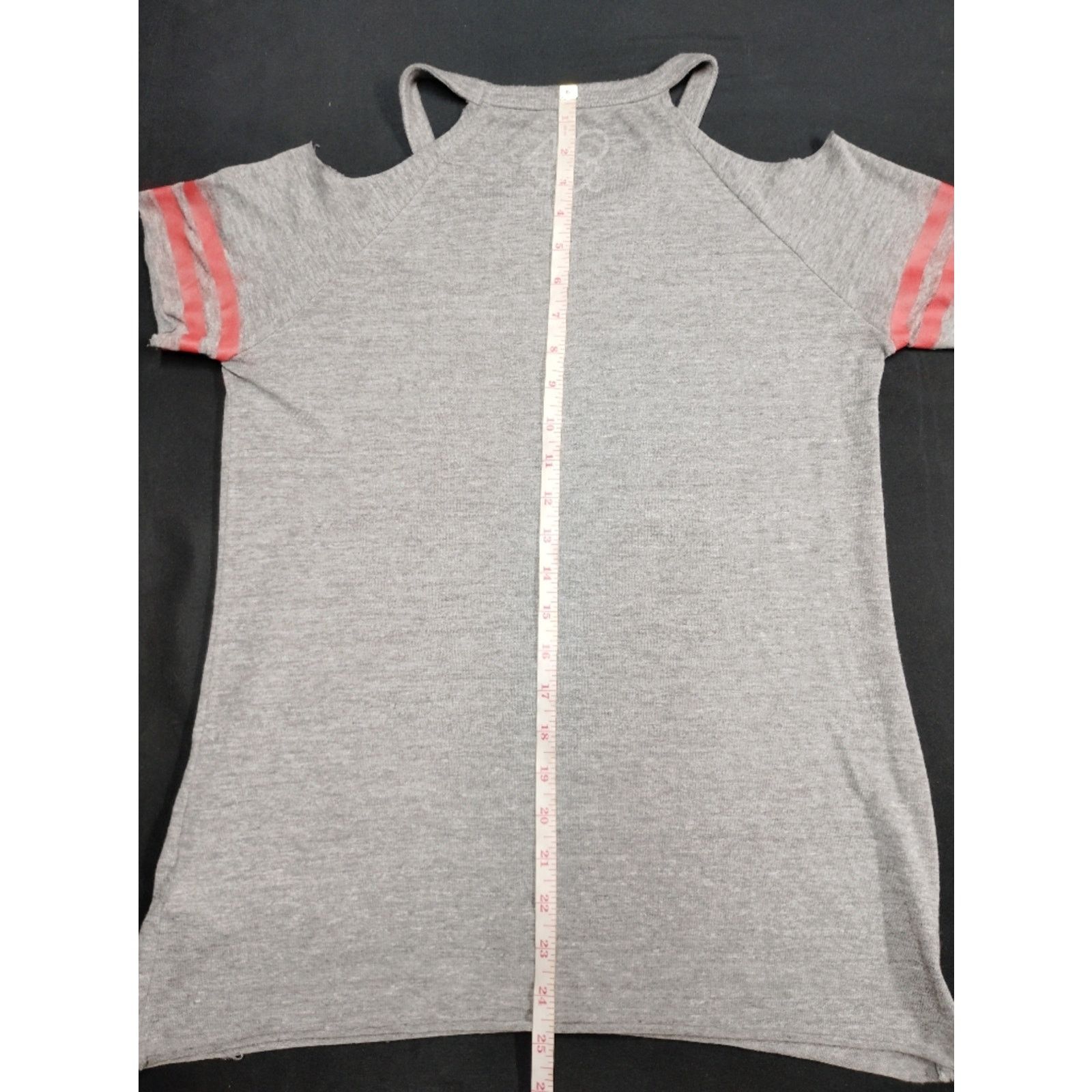 Chaser Brand Gray Cold Shoulder Tee w Red All American Football Graphic Size S / US 4 / IT 40 - 6 Thumbnail