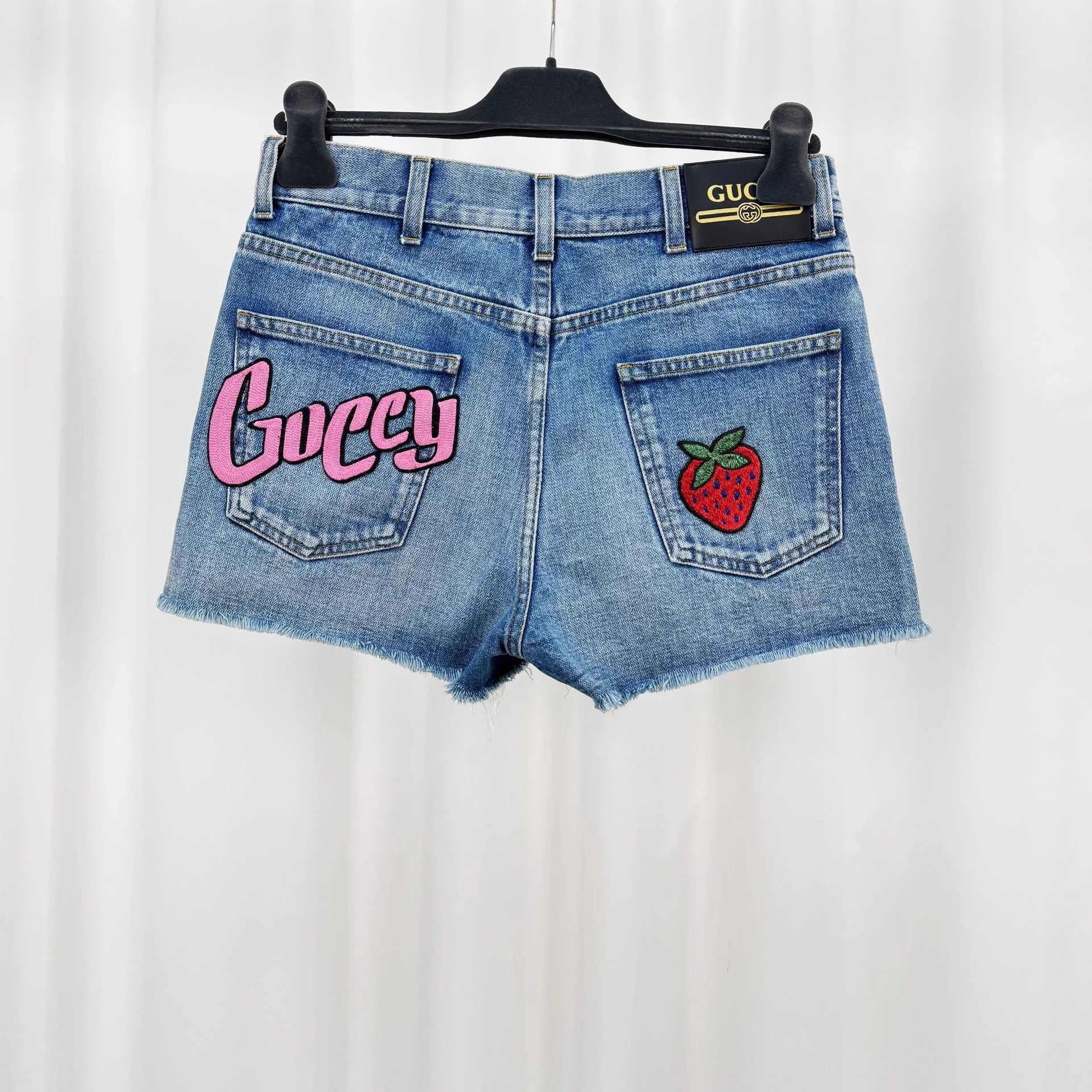 Gucci Gucci Strawberry Embroidery Logo Denim Short 99N Size 24" / US 00 / IT 34 - 1 Thumbnail