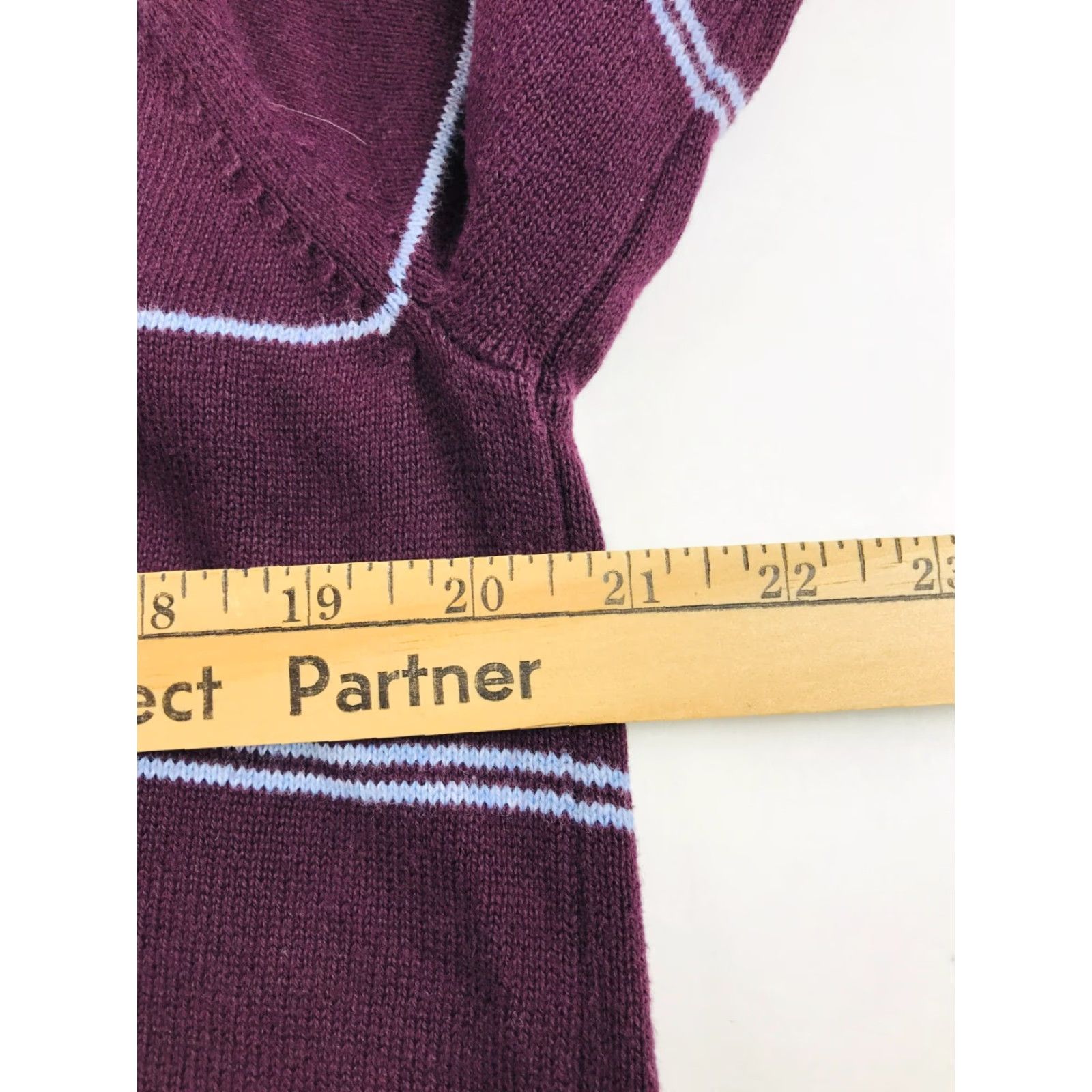 Izod IZOD Sweater Men's Size Large Maroon Striped V-Neck Pullover Long Sleeve Knitted Size US L / EU 52-54 / 3 - 3 Thumbnail