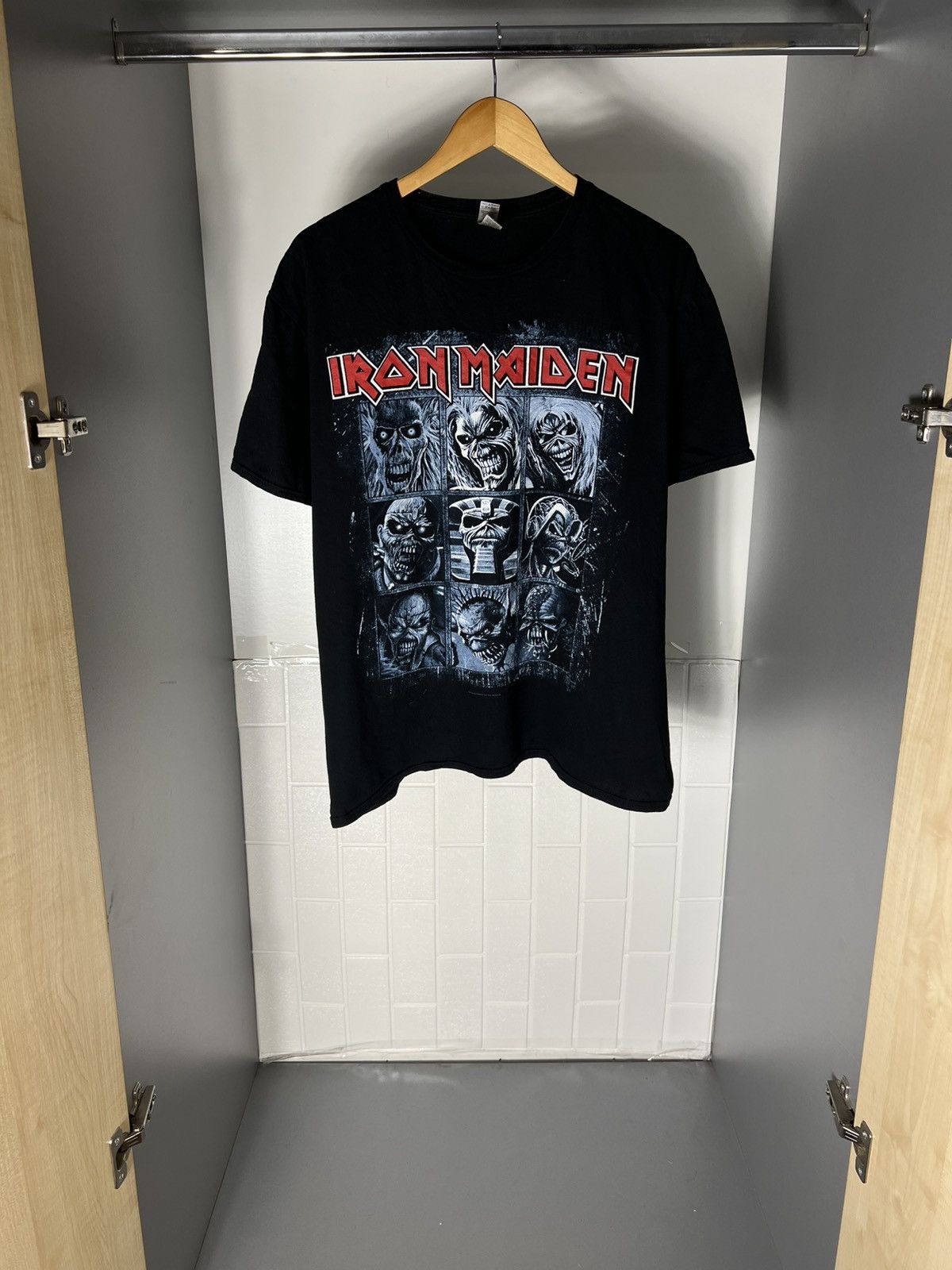 Band Tees VINTAGE IRON MAIDEN MONSTER WORLD TOUR ROCK T-SHIRT Y2K 90s Size US L / EU 52-54 / 3 - 1 Thumbnail