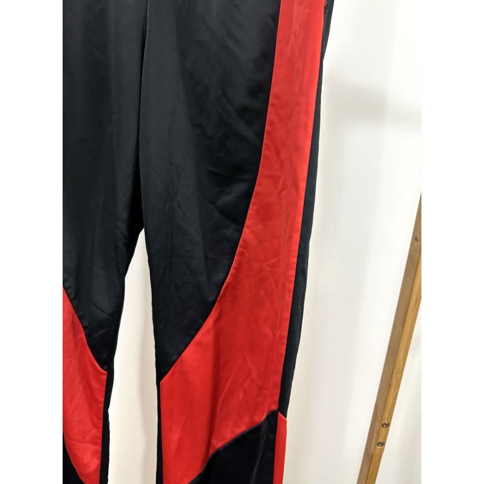 Nike VINTAGE Nike Jordan 1 OG Black Red Bred Wings1985 Pants RARE Size S Mens Track Pants Air Jordan Filling Size US 29 - 6 Thumbnail