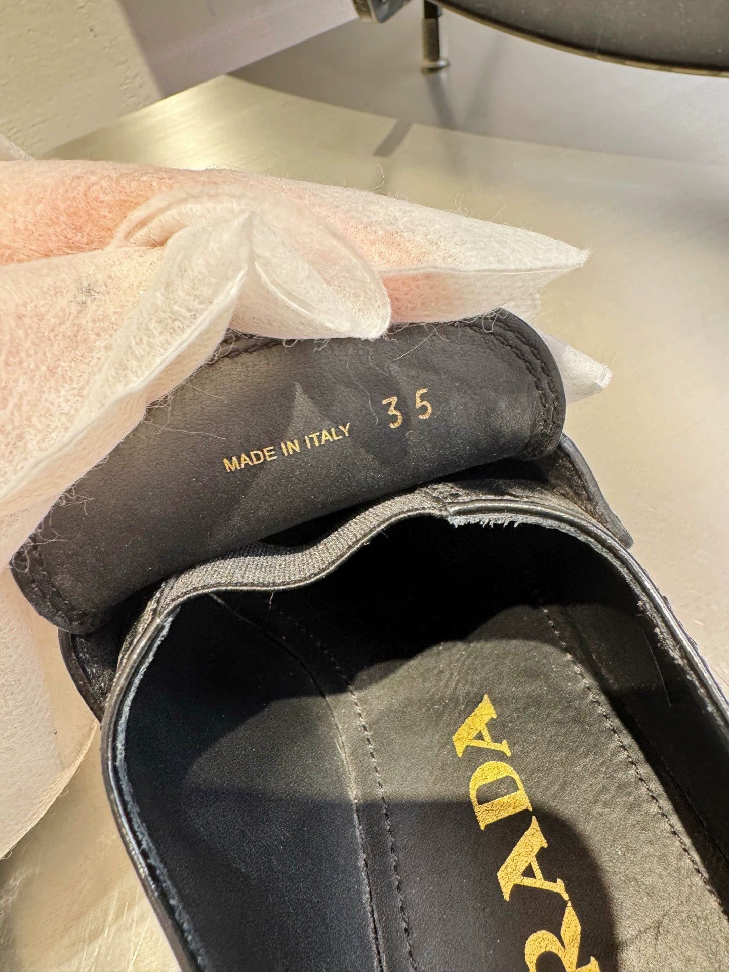 Prada Prada black loafers 36 EU pre-owned Size US 5 / IT 35 - 4 Thumbnail