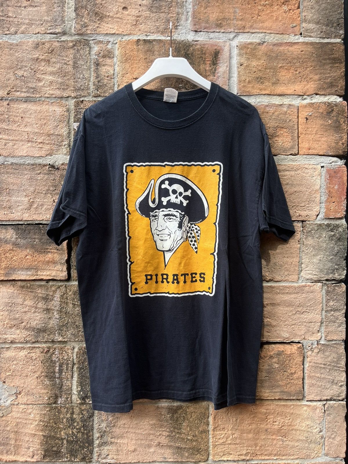 Other × Vintage Vintage FedEx Ground Promo Pirates company 00’s T-shirt Size US XL / EU 56 / 4 - 2 Thumbnail