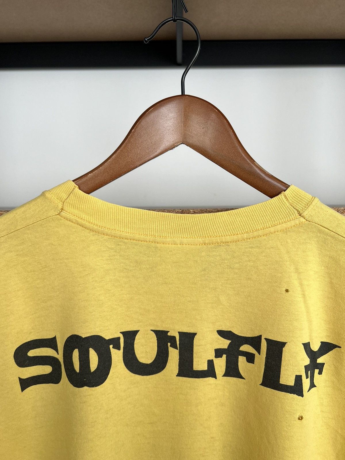 Band Tees Vintage 2000 Soulfly Lion of Judah Metal Band Yellow T-shirt Size US L / EU 52-54 / 3 - 19 Thumbnail