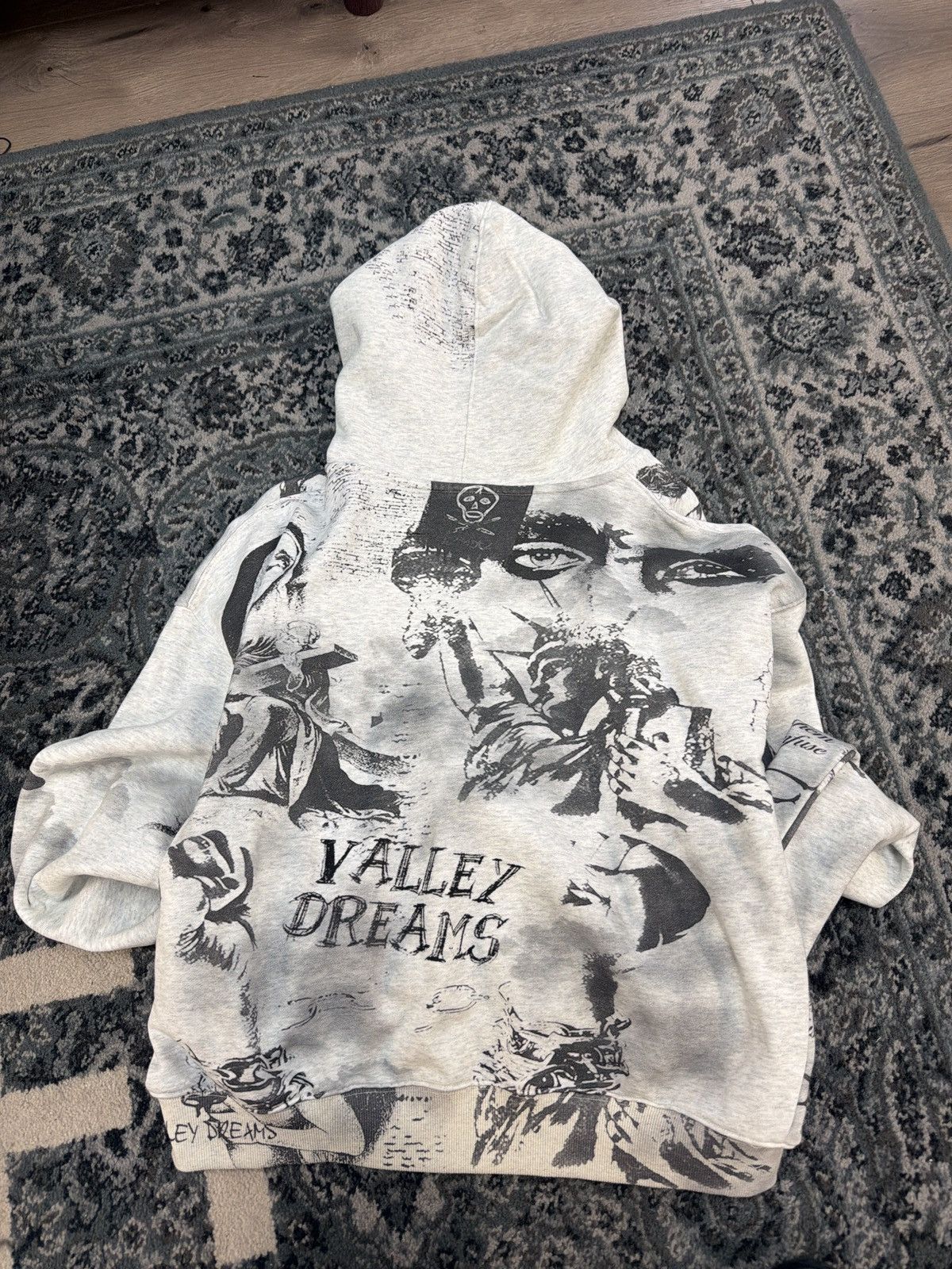 Vale Vale forever mural Hoodie Size US M / EU 48-50 / 2 - 2 Thumbnail