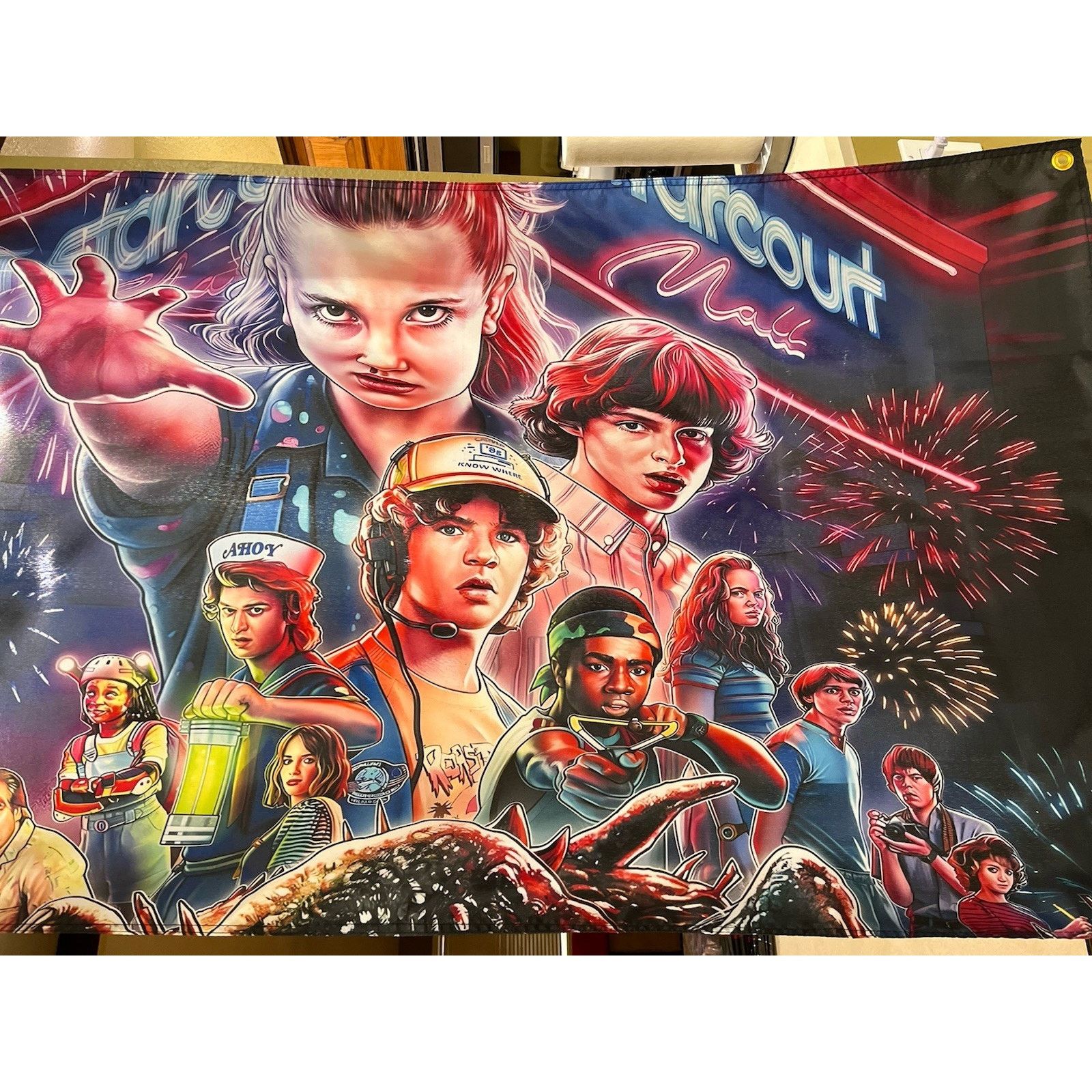 LEGO STRANGER THINGS 5' Starcourt Mall Flag Mind Flayer Upside Size ONE SIZE - 2 Thumbnail