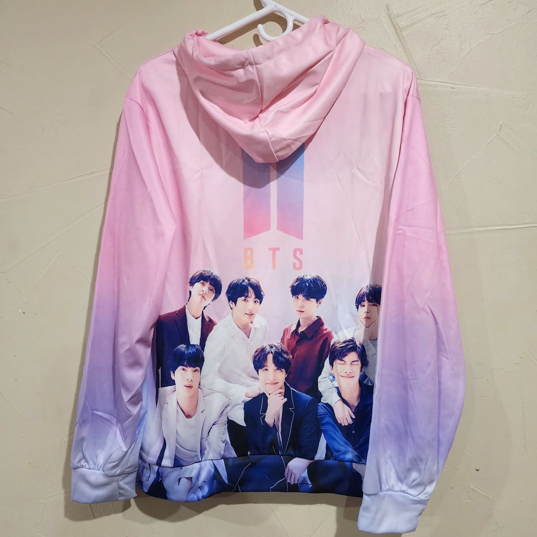 Pinko NWOT BTS Band Pink Posed Long Sleeve Hoodie Sweatshirt 2XL Hooded Pullover Sweatshirt Men Pink BTS 2XL Regular Polyester Hoodie Mens Size US XXL / EU 58 / 5 - 5 Thumbnail