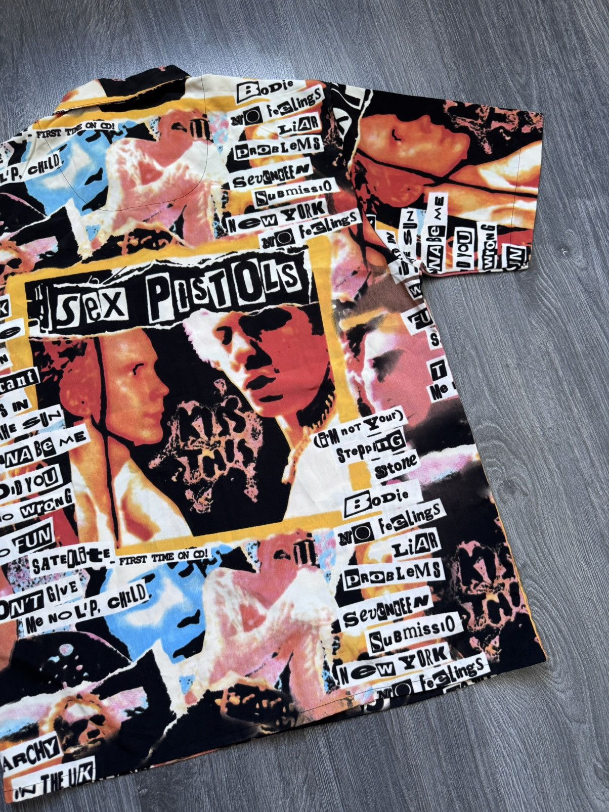 Band Tees 90s Vintage Dragonfly Sex Pistols Band tee Size US L / EU 52-54 / 3 - 10 Thumbnail