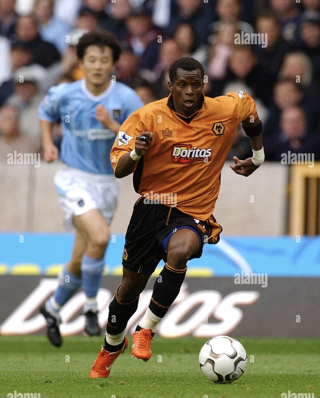 Vintage 03/04 Wolverhampton Wanderers FC Camara Home Shirt Size US L / EU 52-54 / 3 - 21 Thumbnail