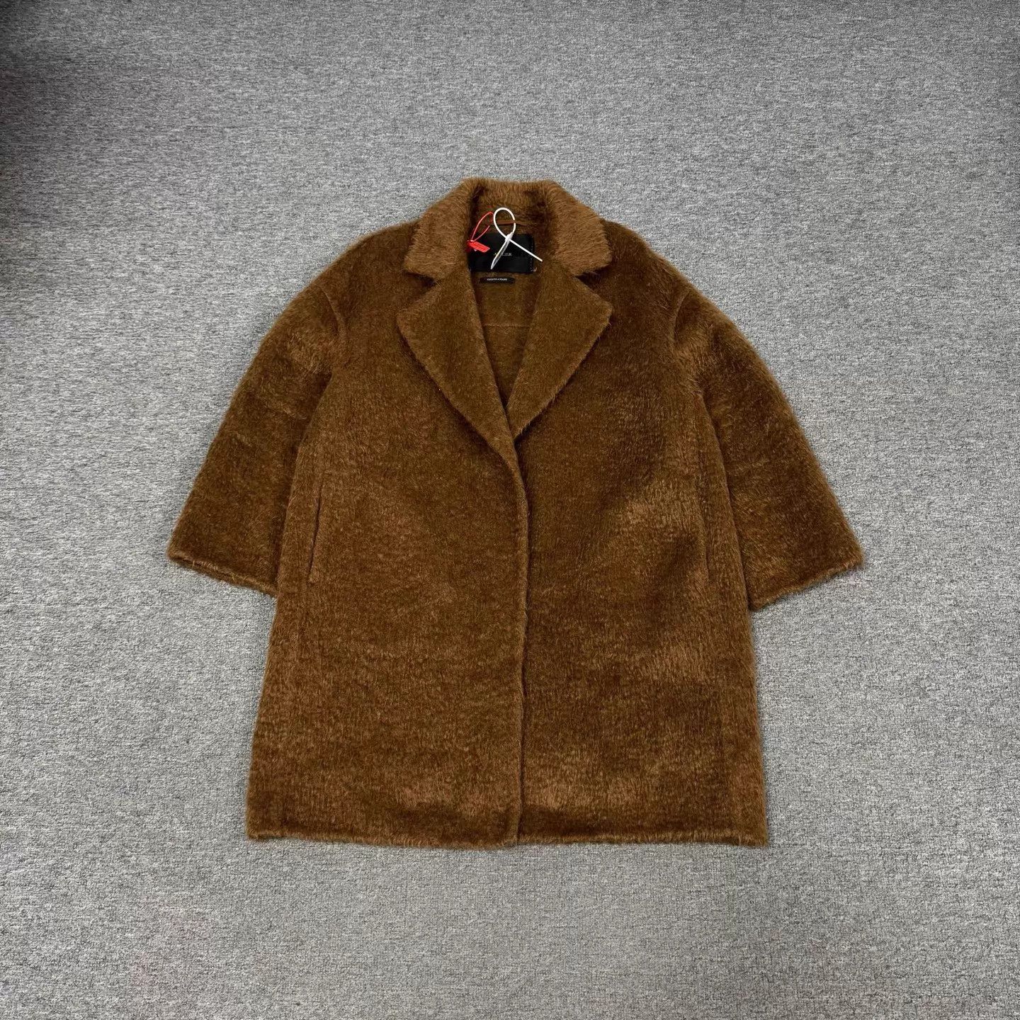 Max Mara MaxMara Camel Mohair Blend Lapel Mid-length Coat F40 99 New Size M / US 6-8 / IT 42-44 - 1 Thumbnail