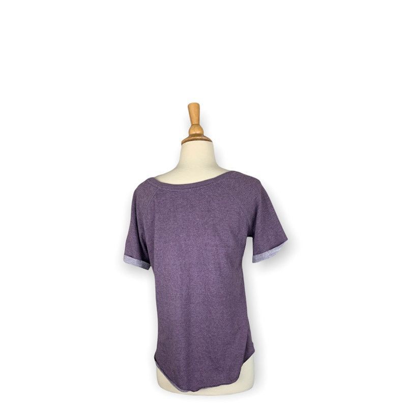 Target Basics Xhilaration Radiate Love lightweight Sweatshirt. Size S / US 4 / IT 40 - 6 Thumbnail