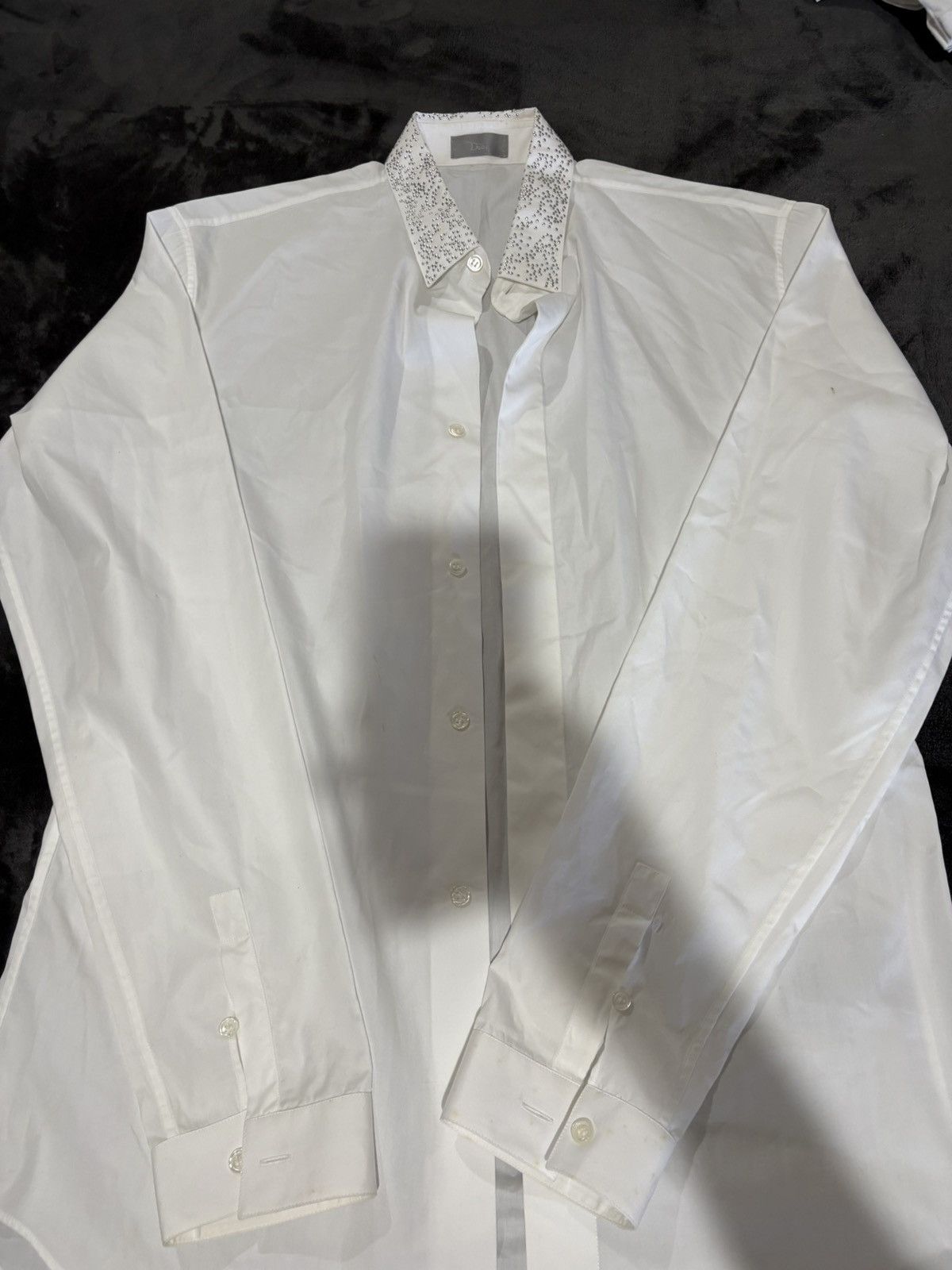 Dior Men’s button up w sparkle collar.