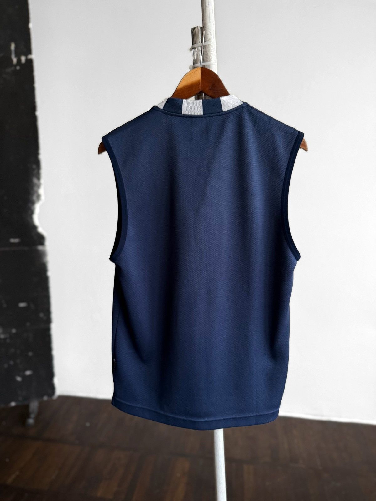 Nike Nike Team Sports Mens Vintage Navy Blue Basketball Jersey Size US S / EU 44-46 / 1 - 2 Thumbnail